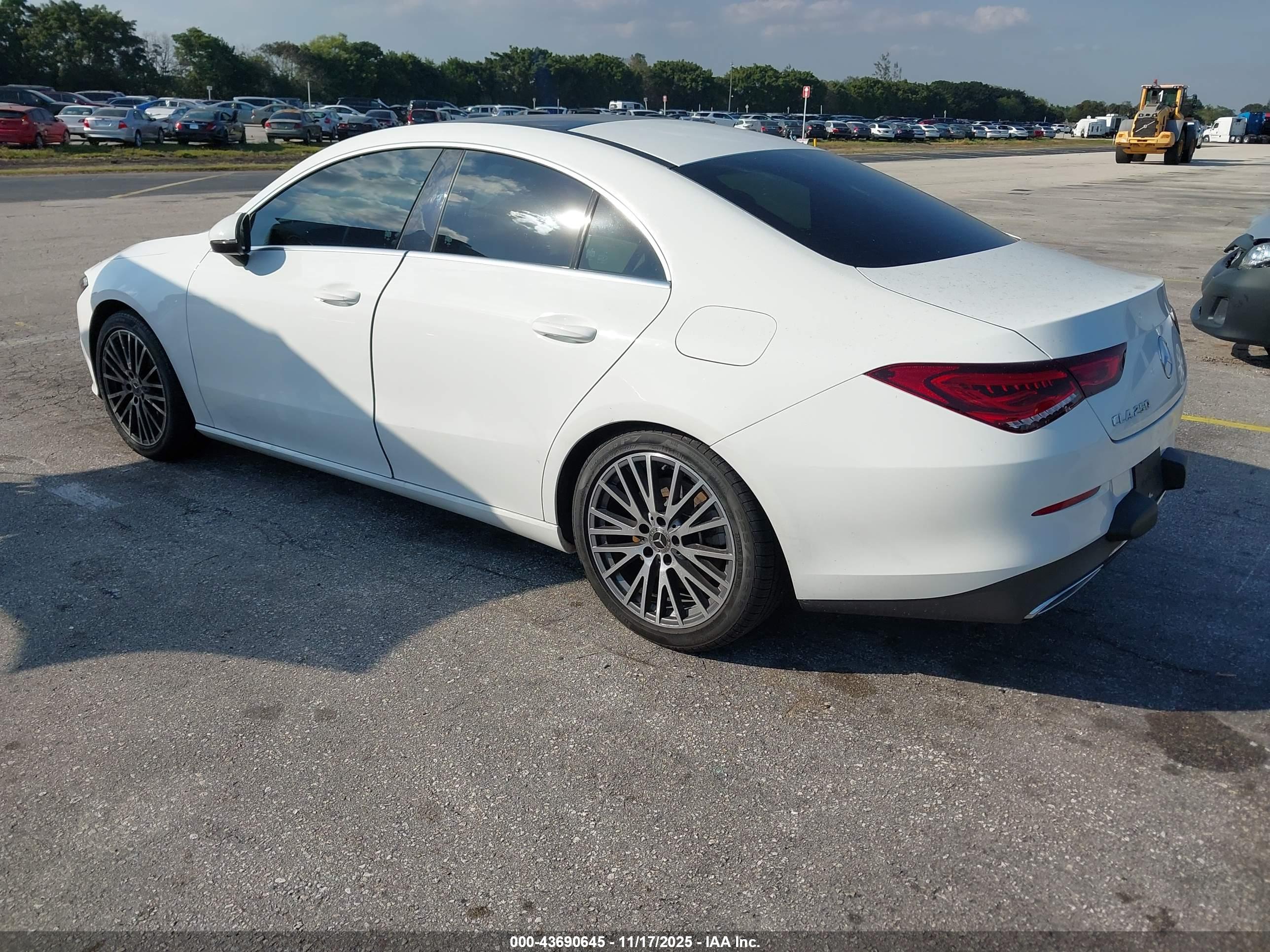 MERCEDES-BENZ CLA image 3