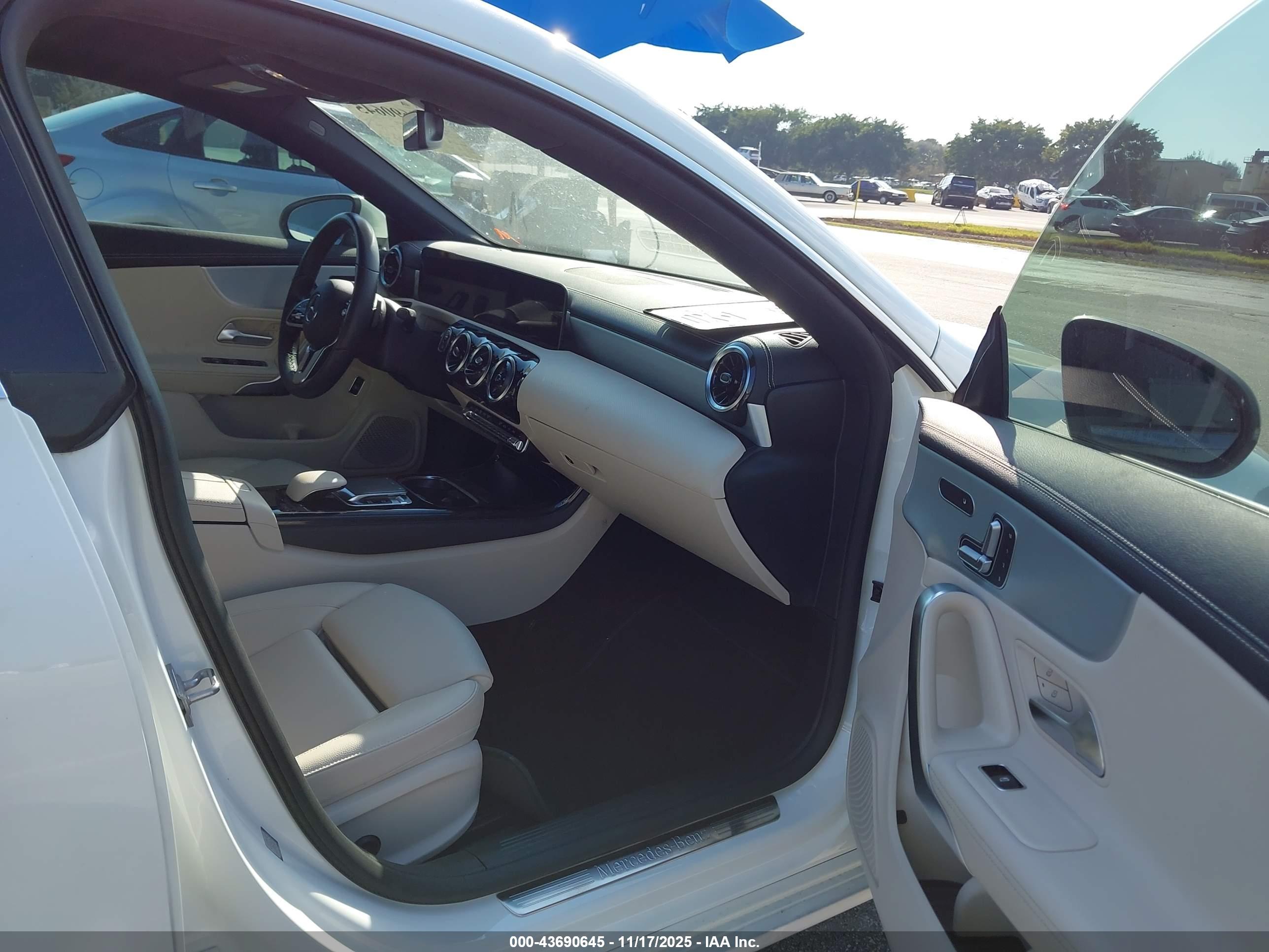 MERCEDES-BENZ CLA image 5