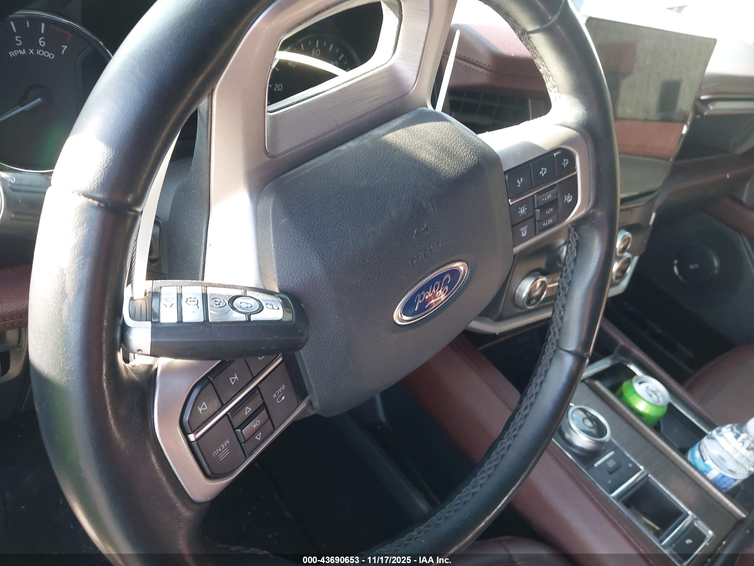 FORD EXPEDITION image 11
