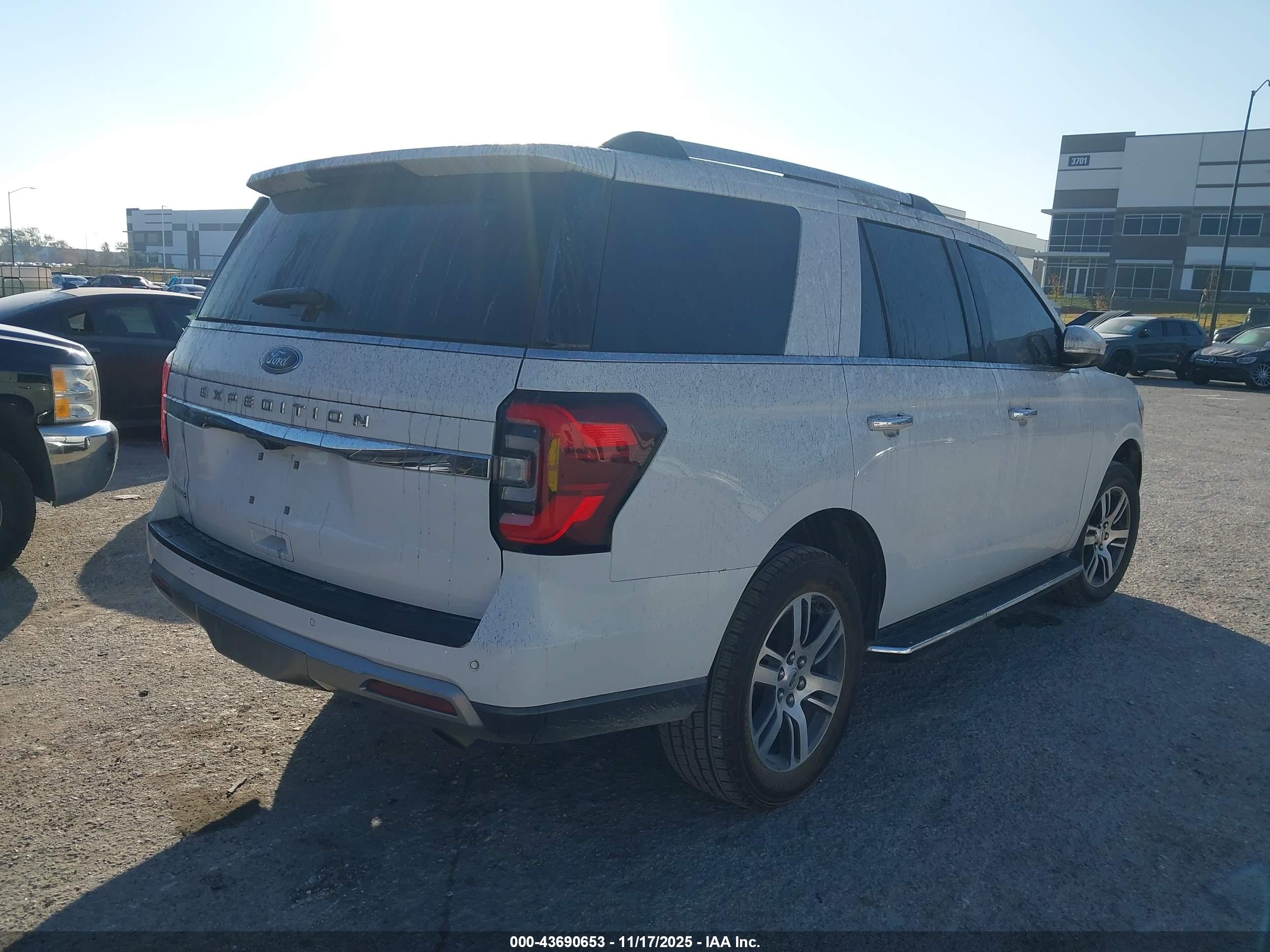 FORD EXPEDITION image 4