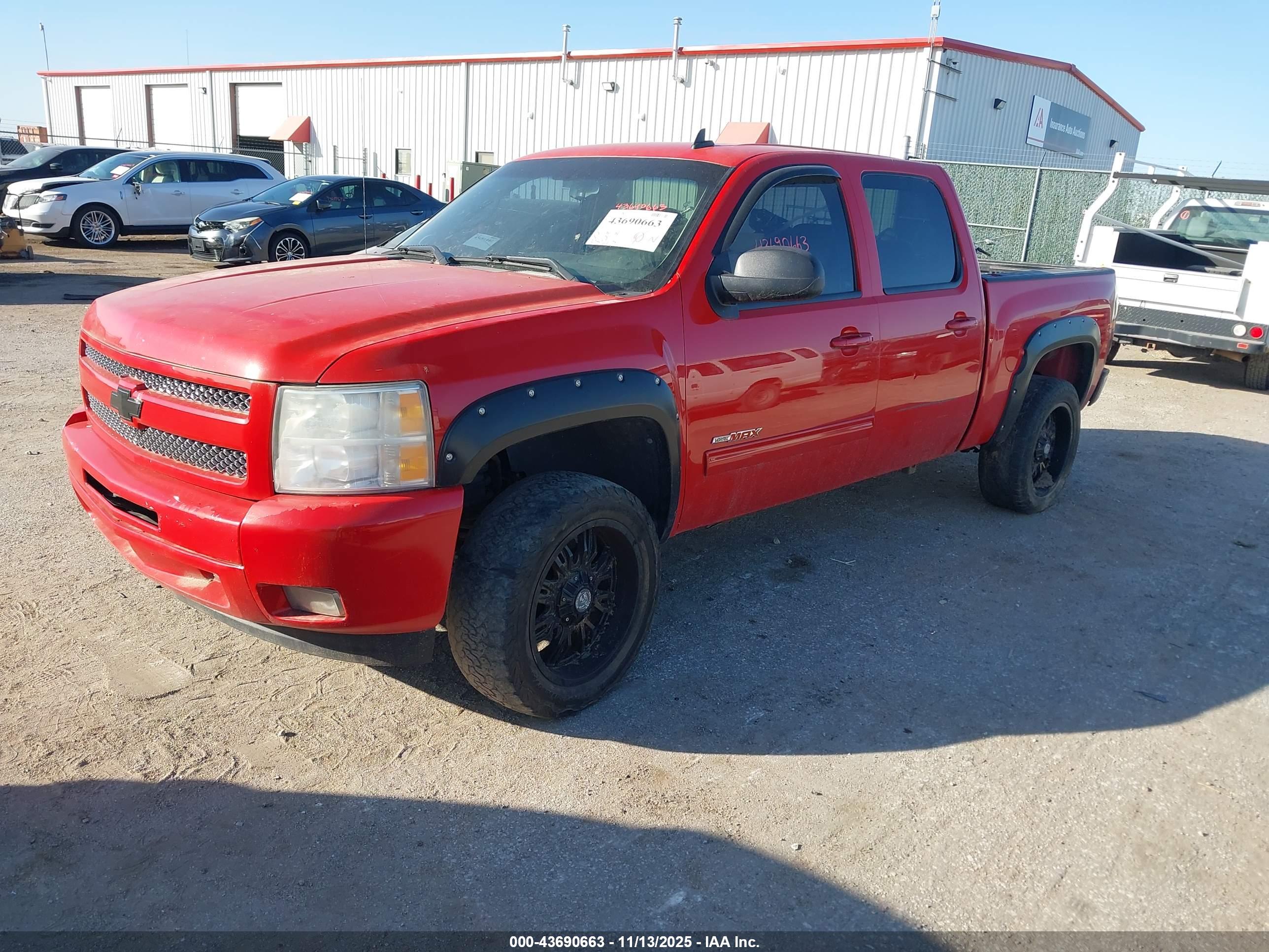 CHEVROLET SILVERADO image 2