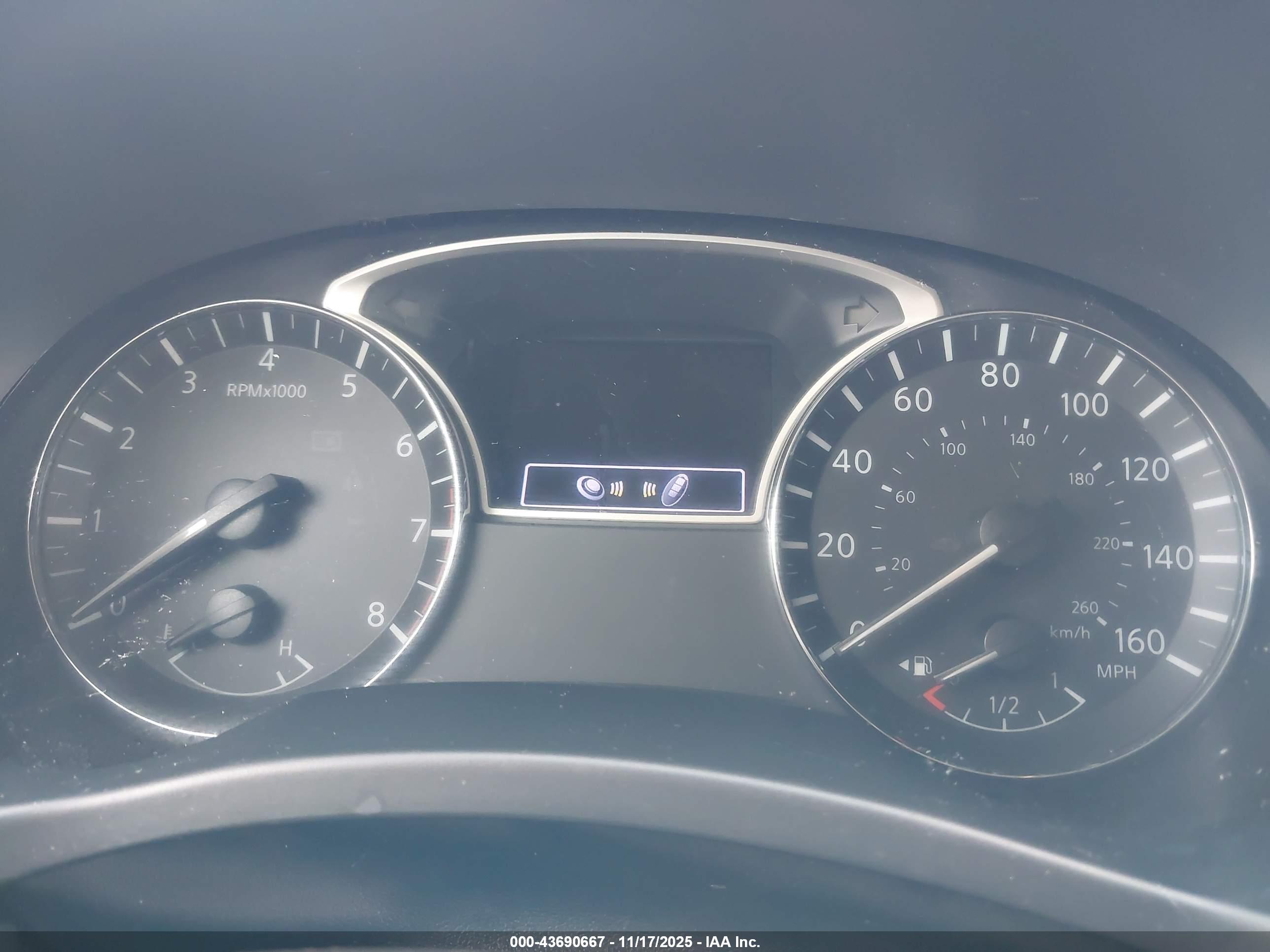 NISSAN PATHFINDER image 7