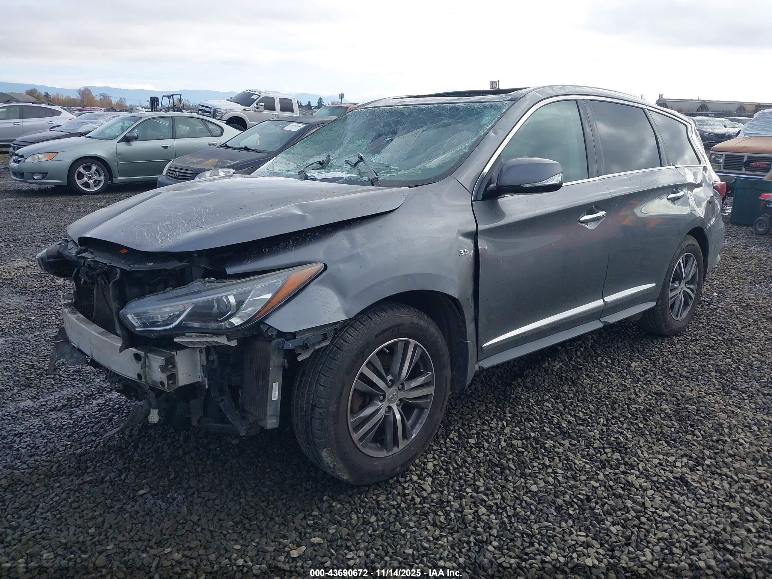 INFINITI QX60 image 2