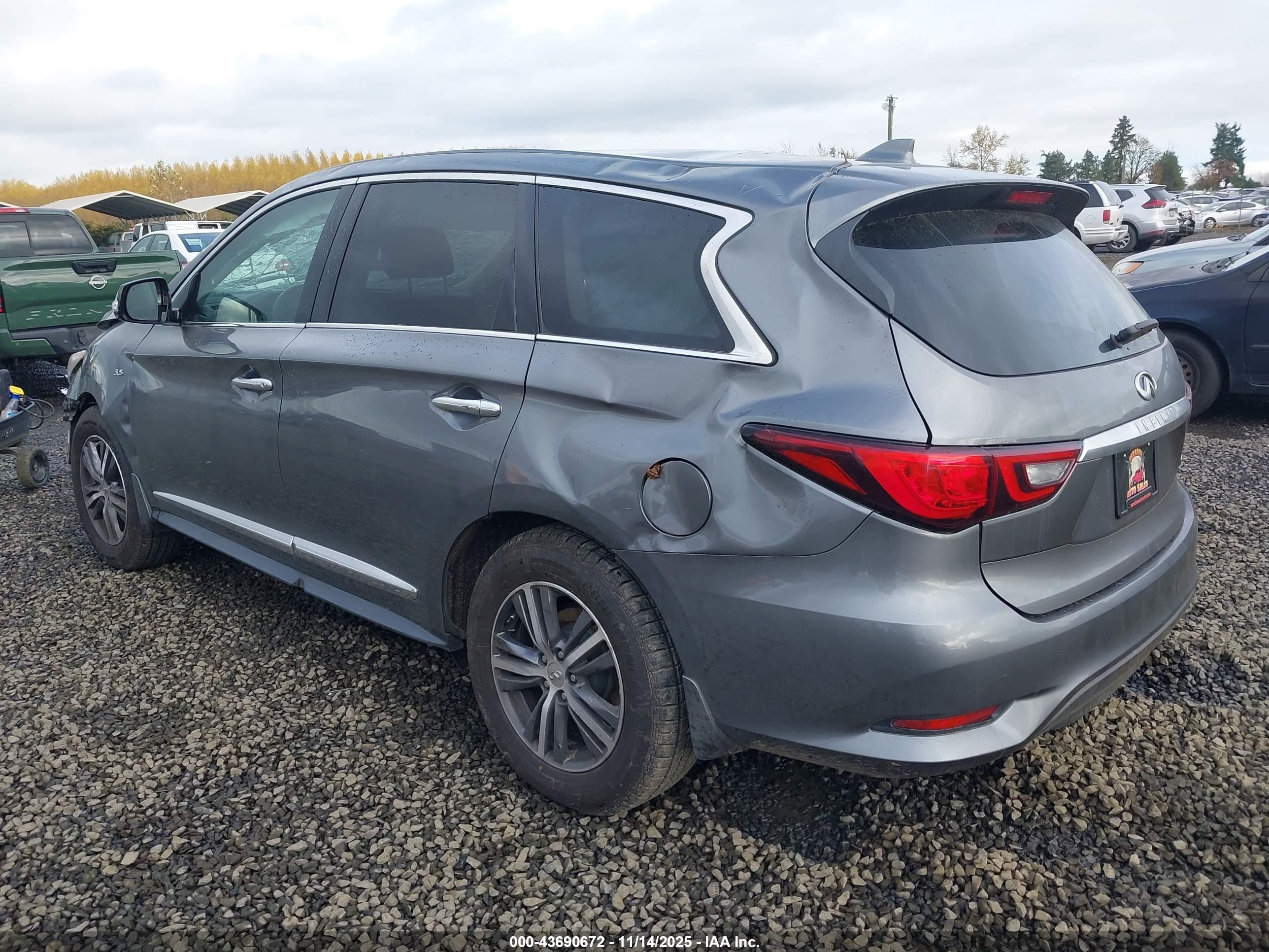 INFINITI QX60 image 3