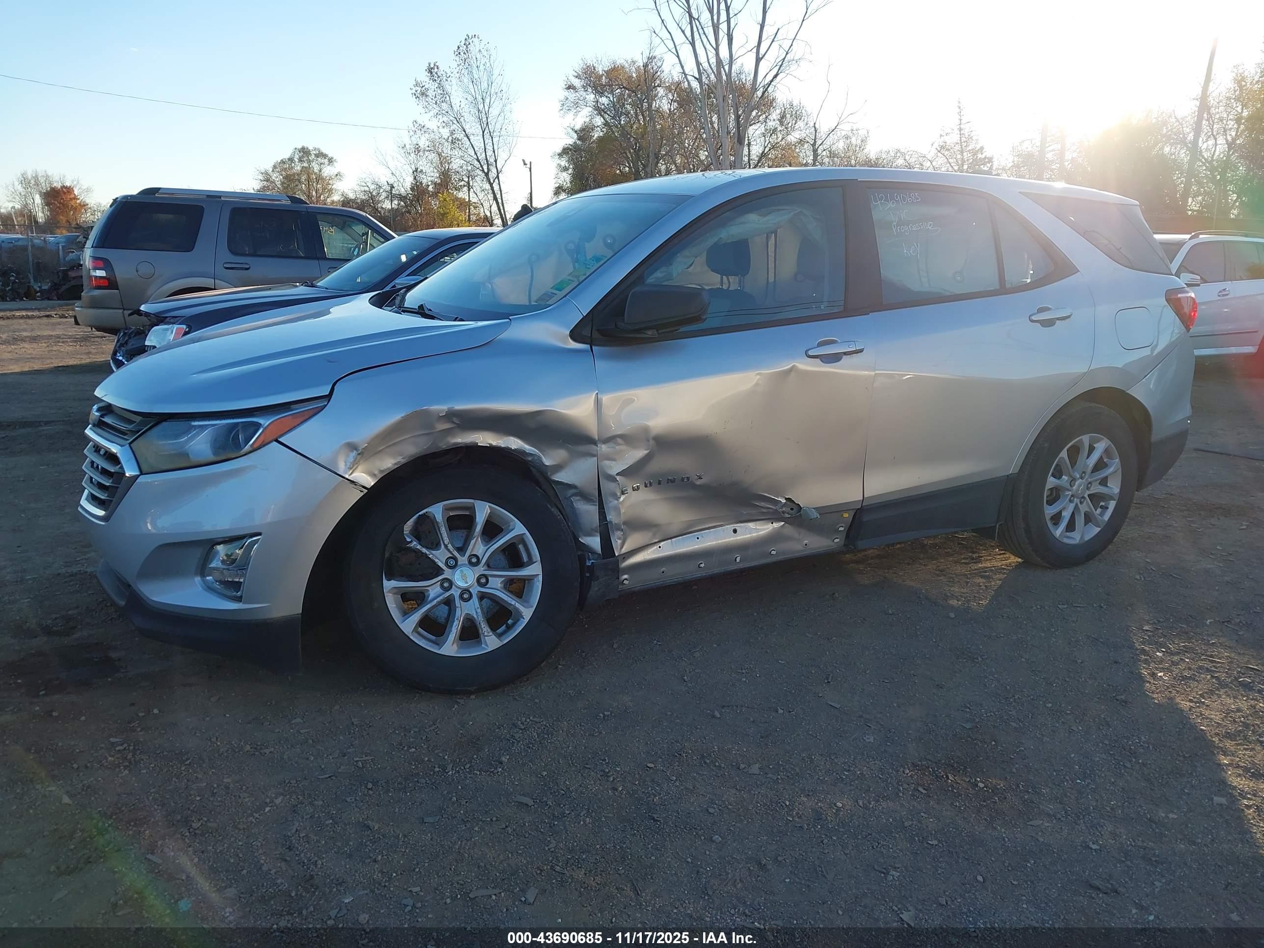 CHEVROLET EQUINOX image 2