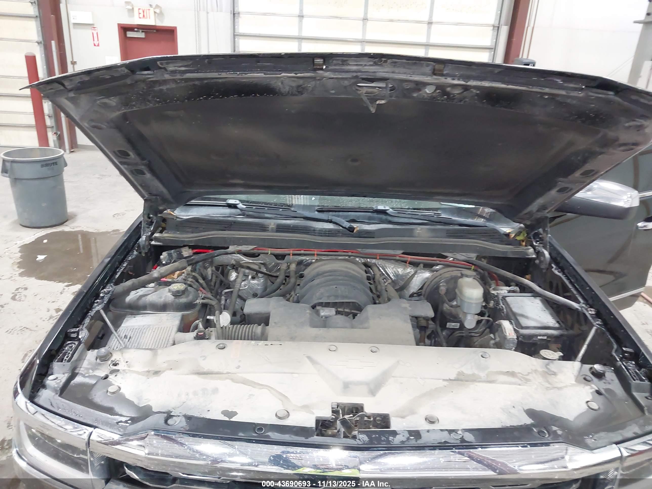 CHEVROLET SILVERADO image 10