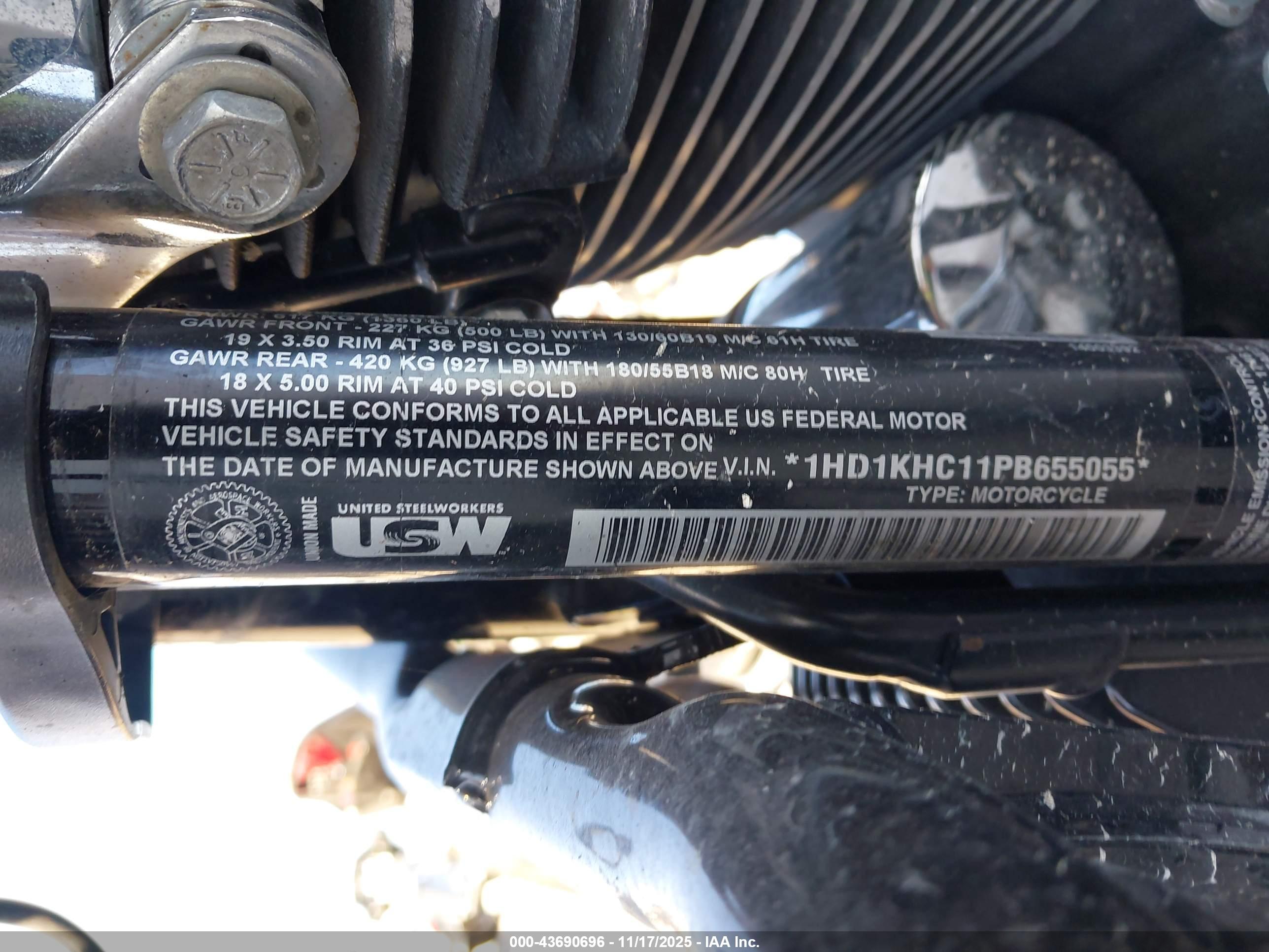 HARLEY-DAVIDSON FLTRX image 10
