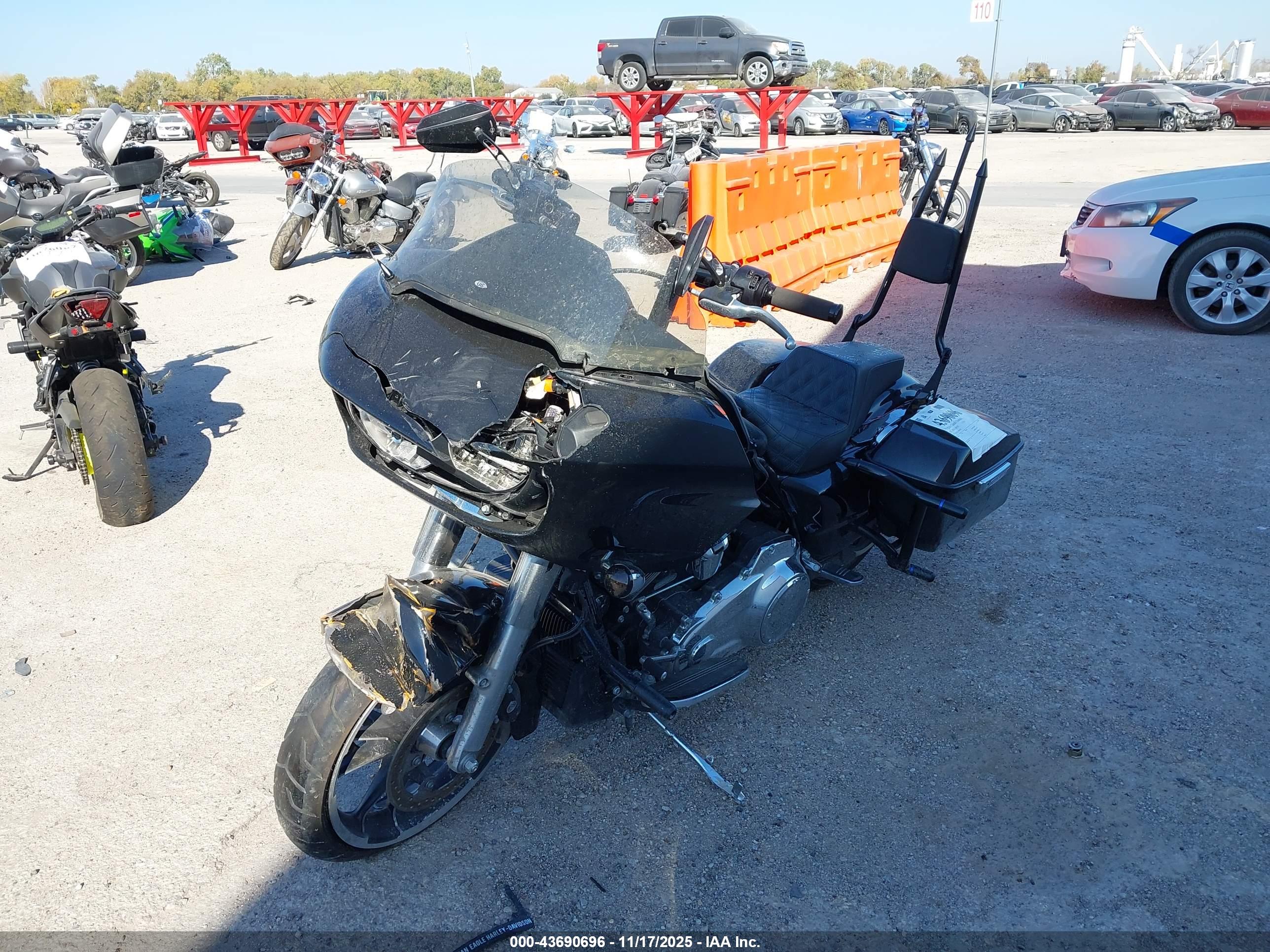 HARLEY-DAVIDSON FLTRX image 2