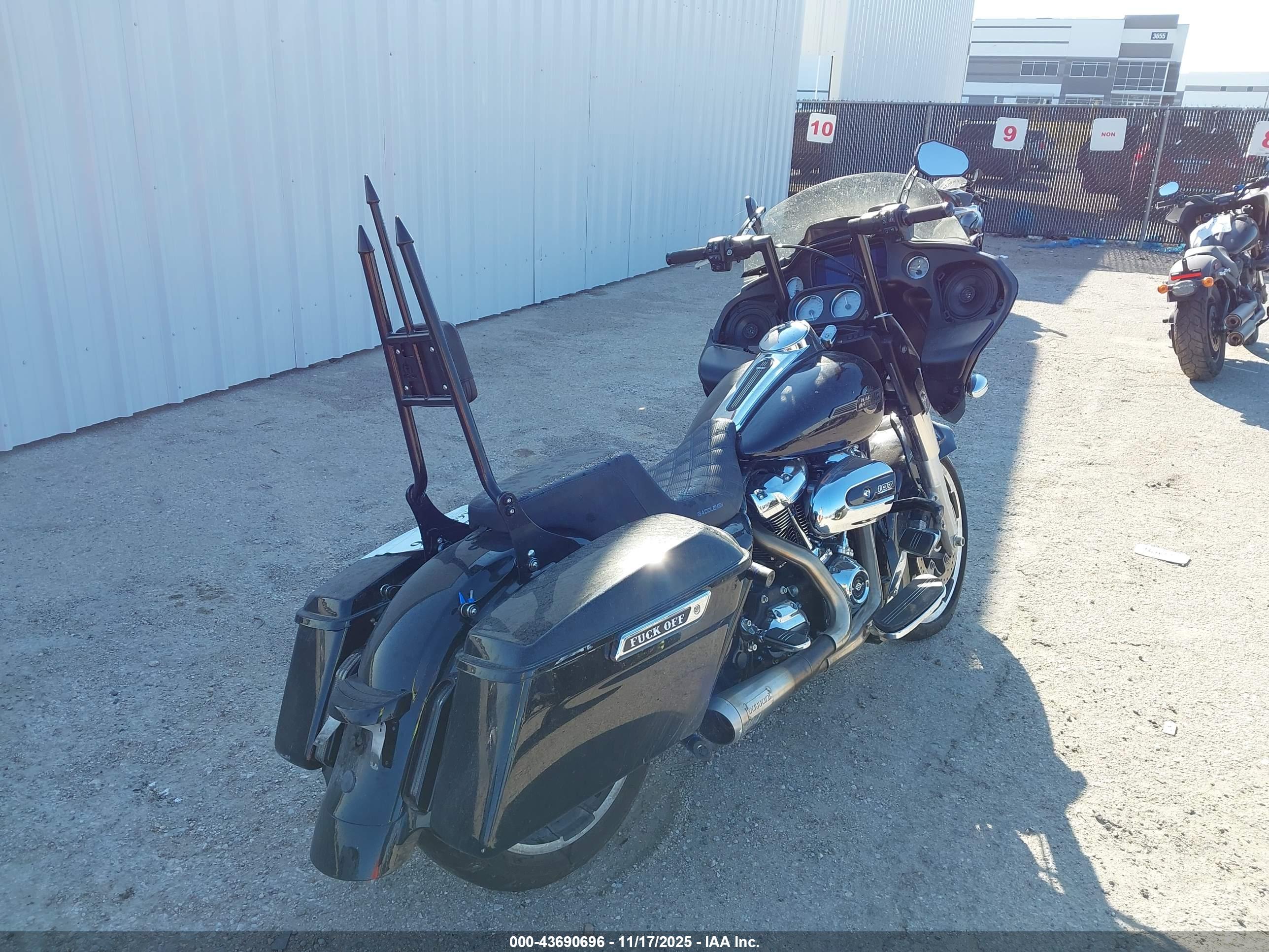 HARLEY-DAVIDSON FLTRX image 4