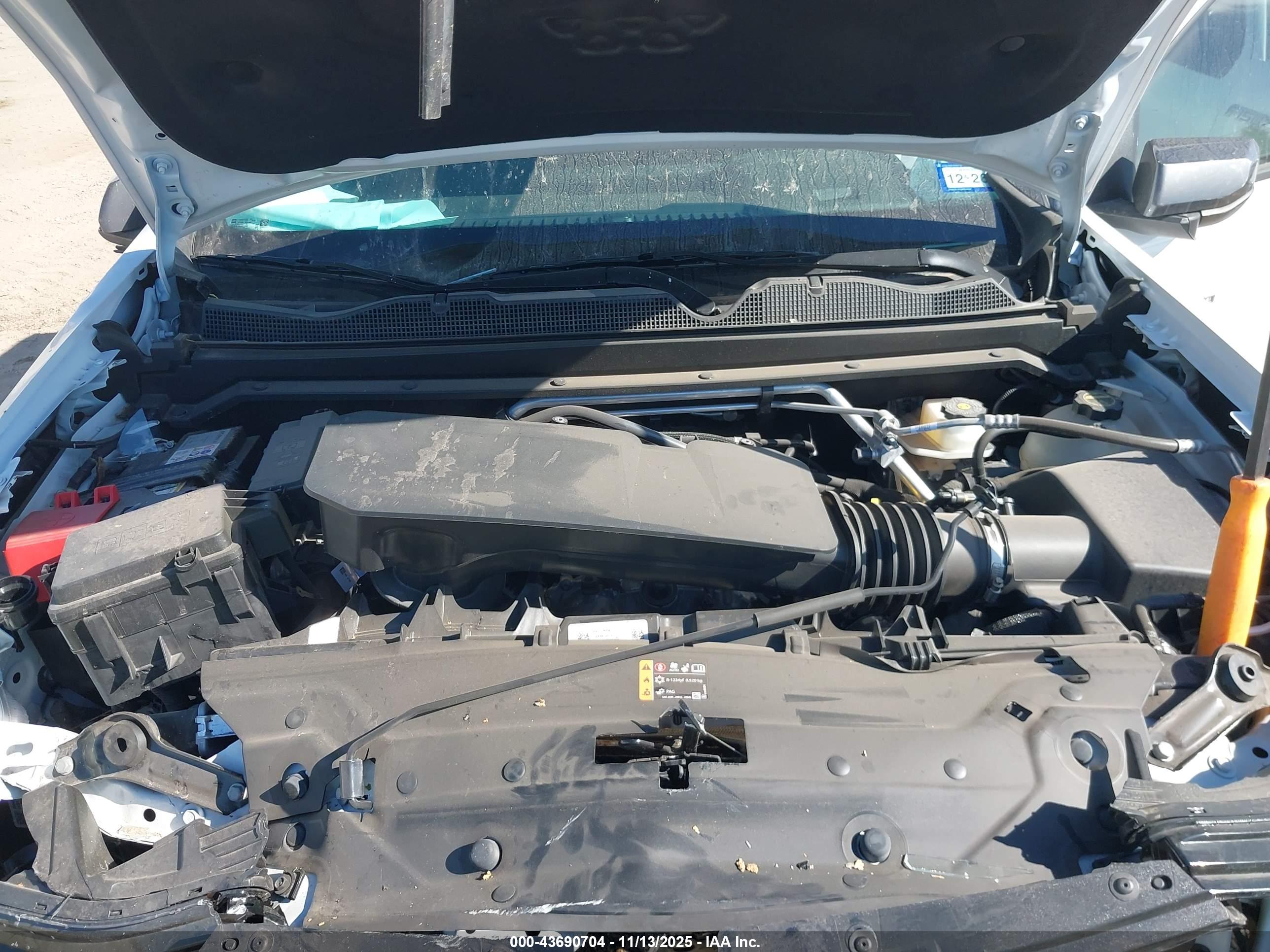 CHEVROLET COLORADO image 10
