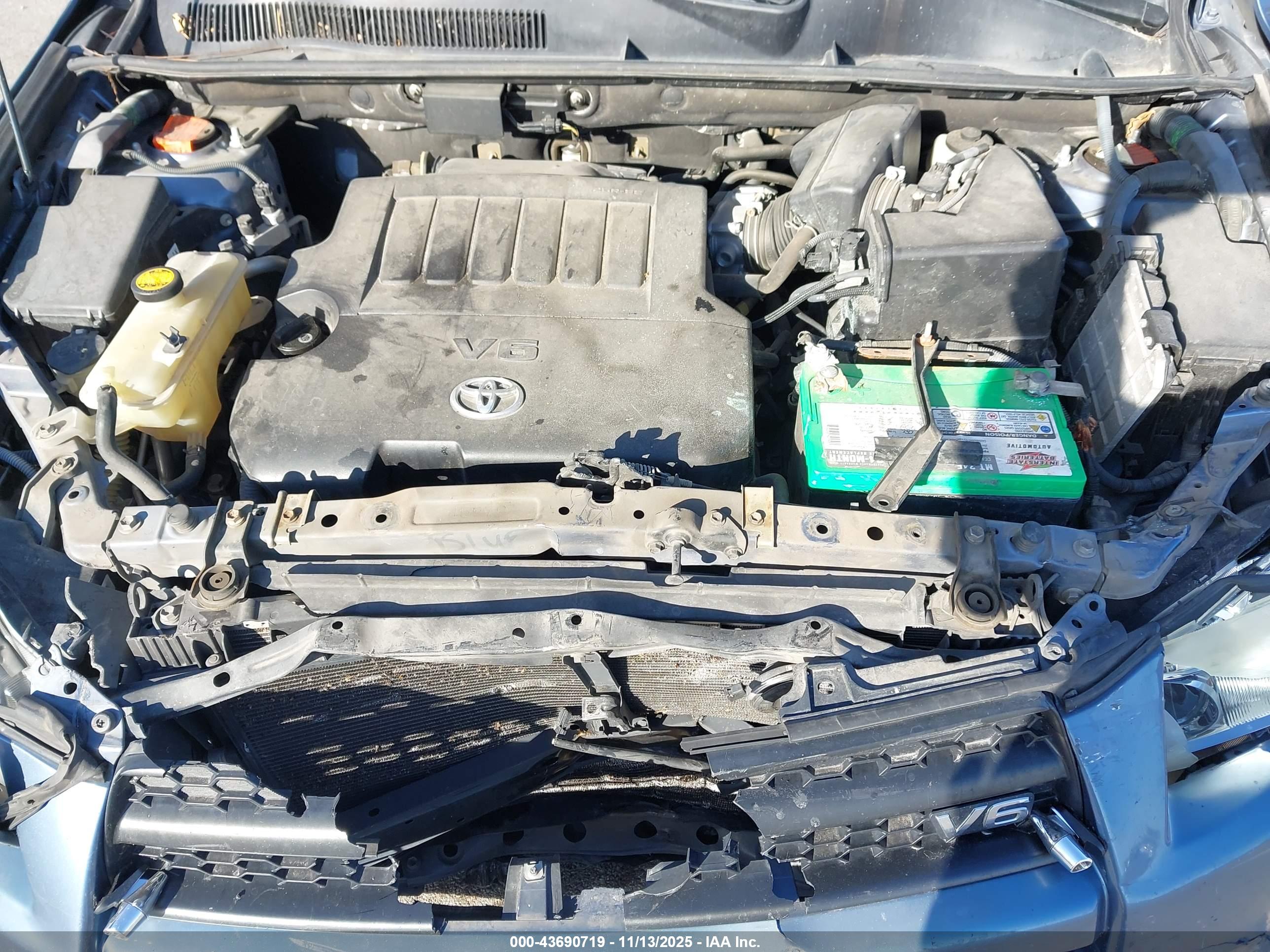 TOYOTA RAV4 image 10