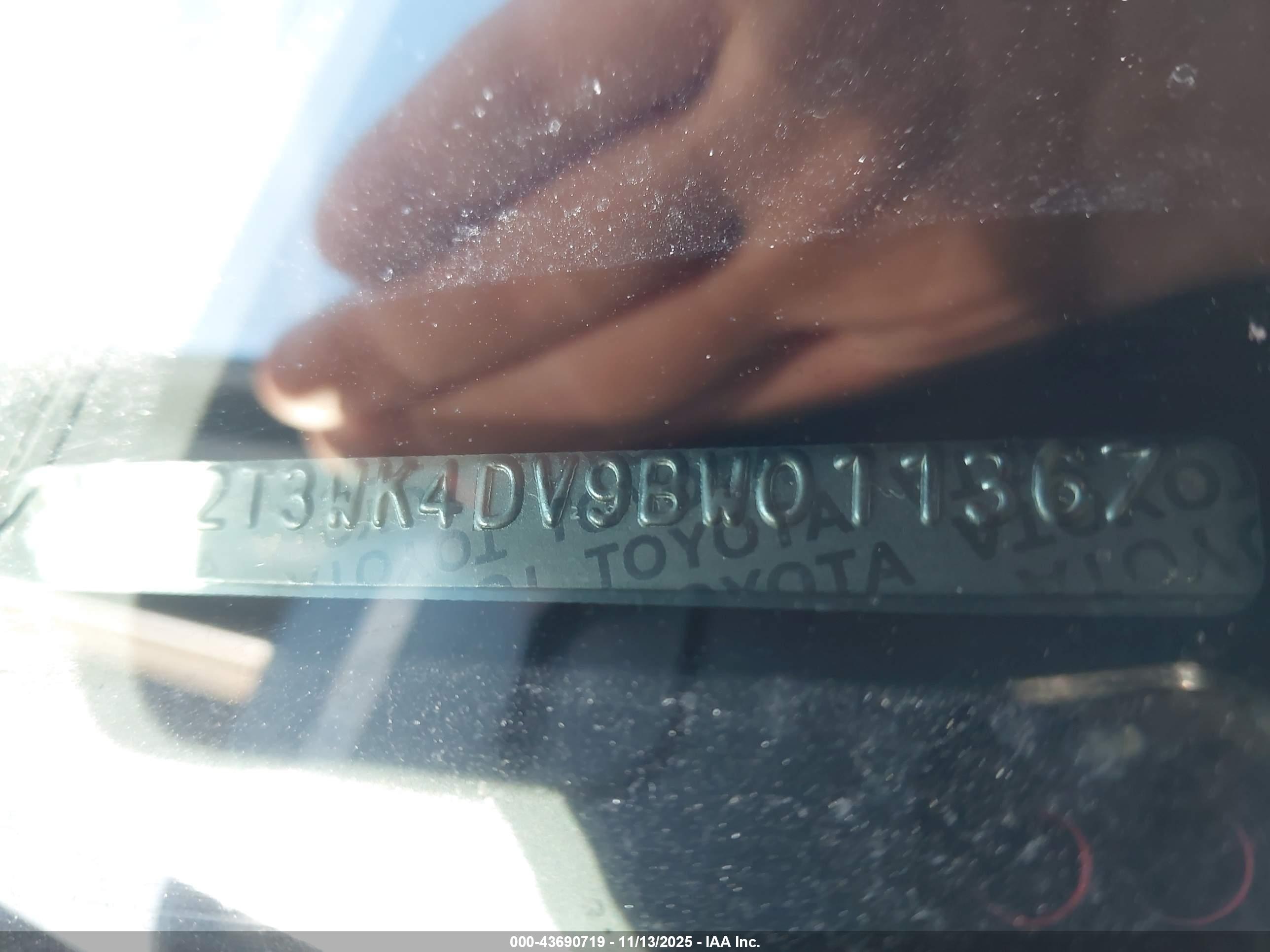 TOYOTA RAV4 image 9