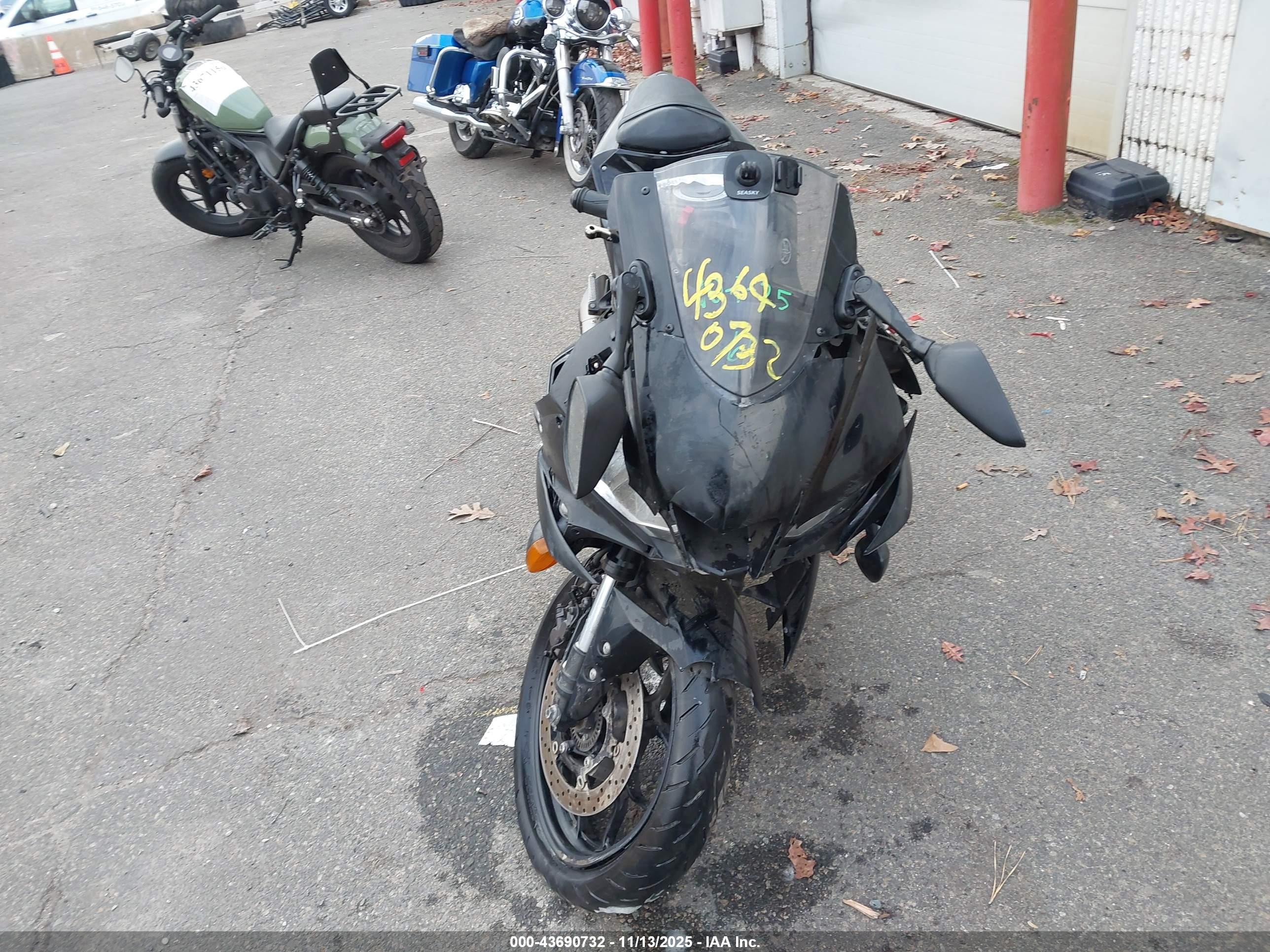 YAMAHA YZFR3 image 5