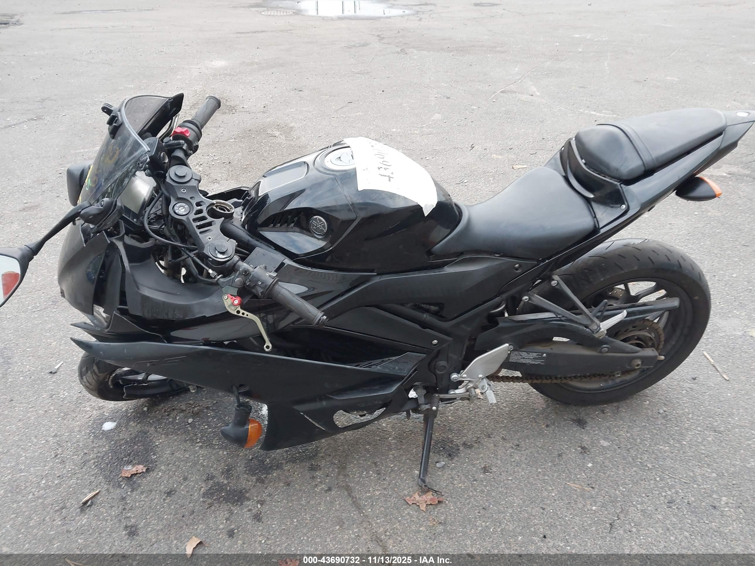 YAMAHA YZFR3 image 9