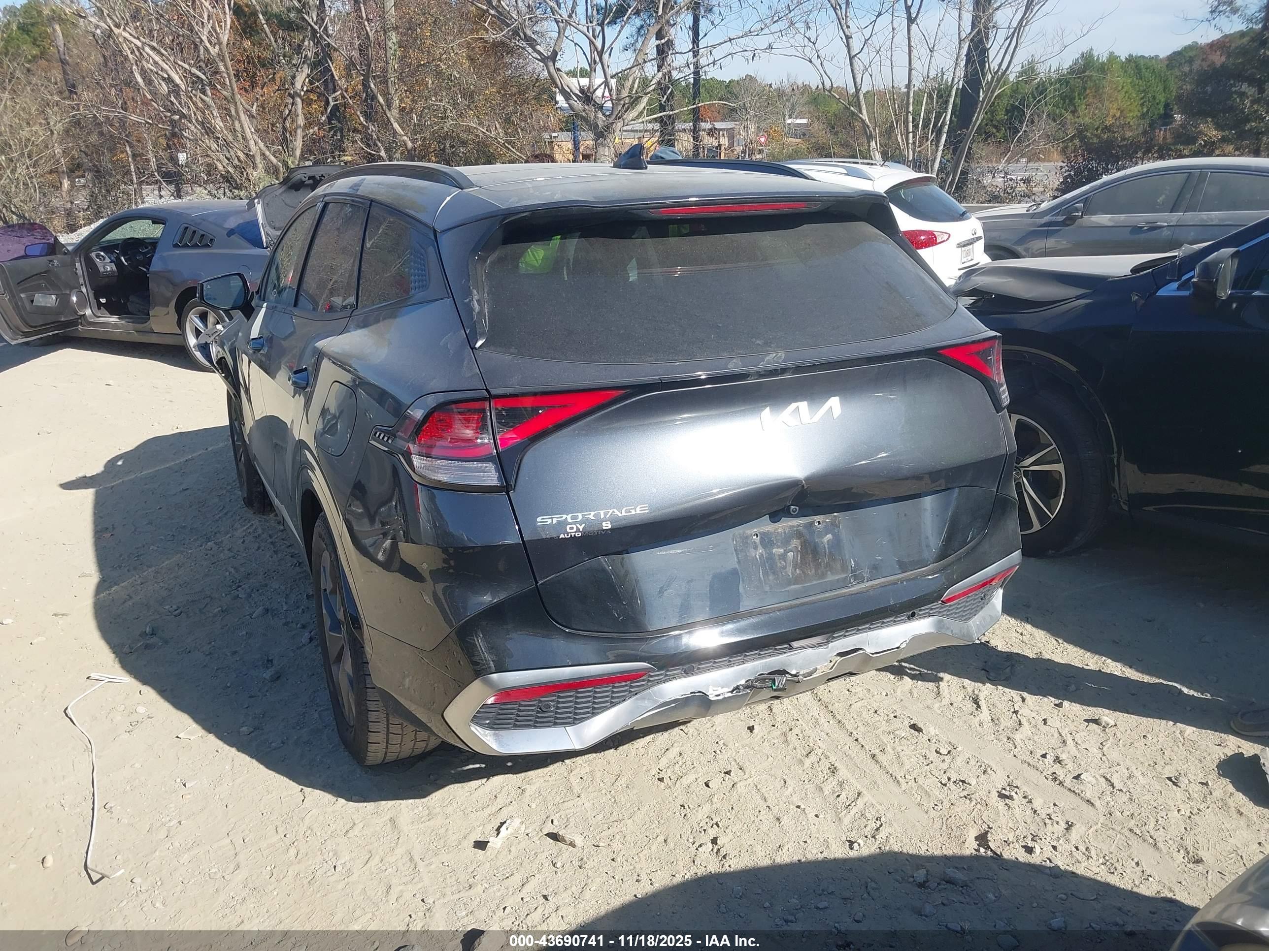 KIA SPORTAGE image 3