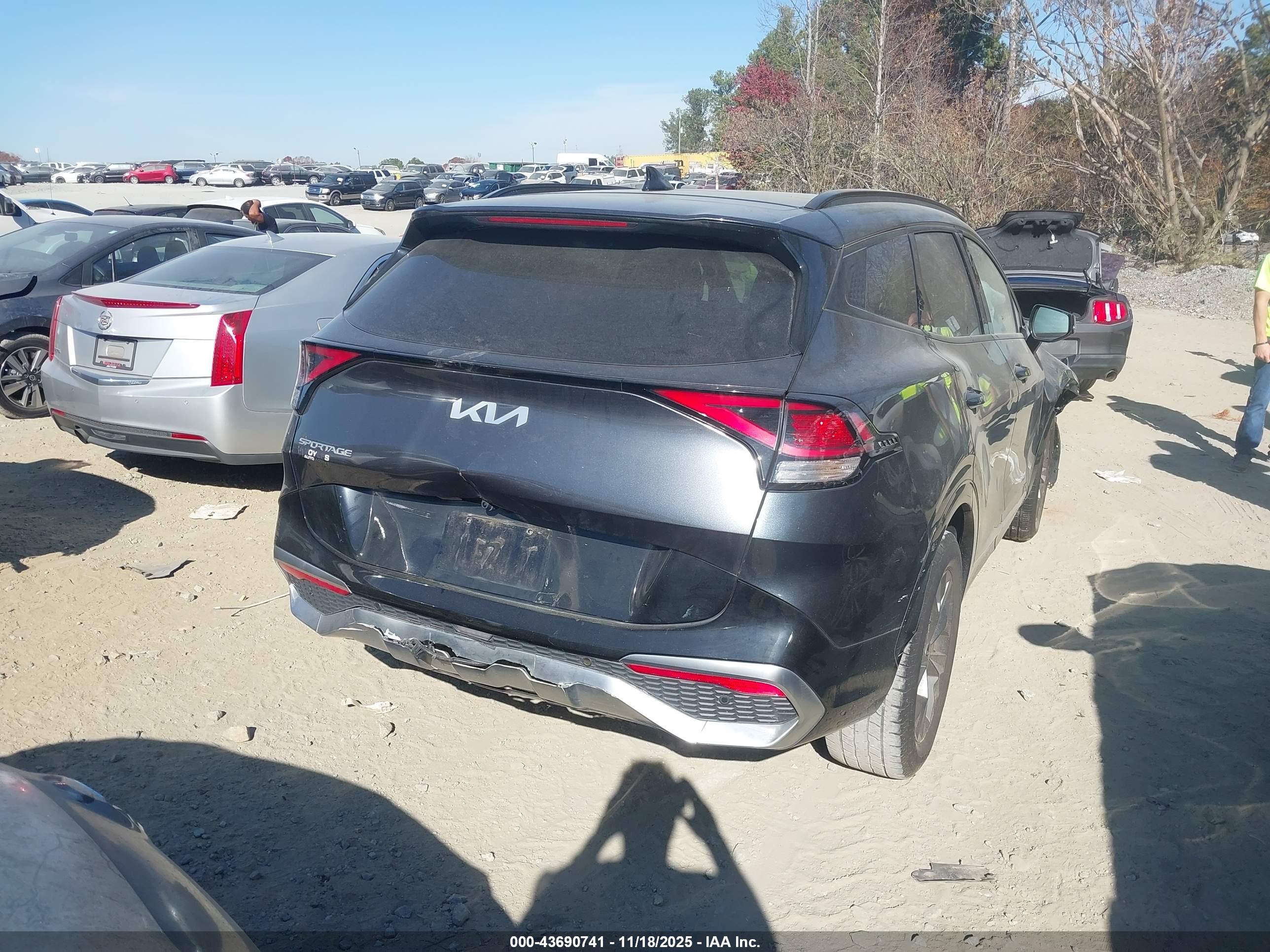 KIA SPORTAGE image 4
