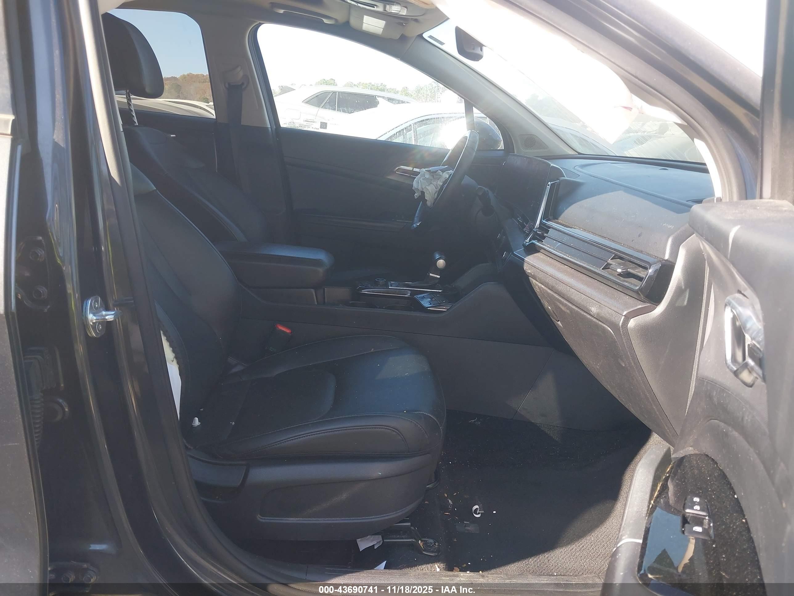 KIA SPORTAGE image 5