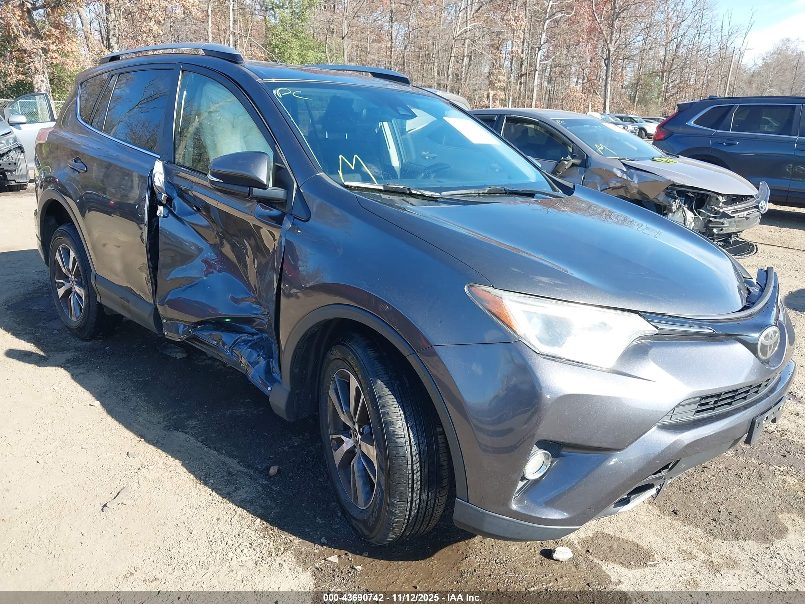 TOYOTA RAV4 image 6