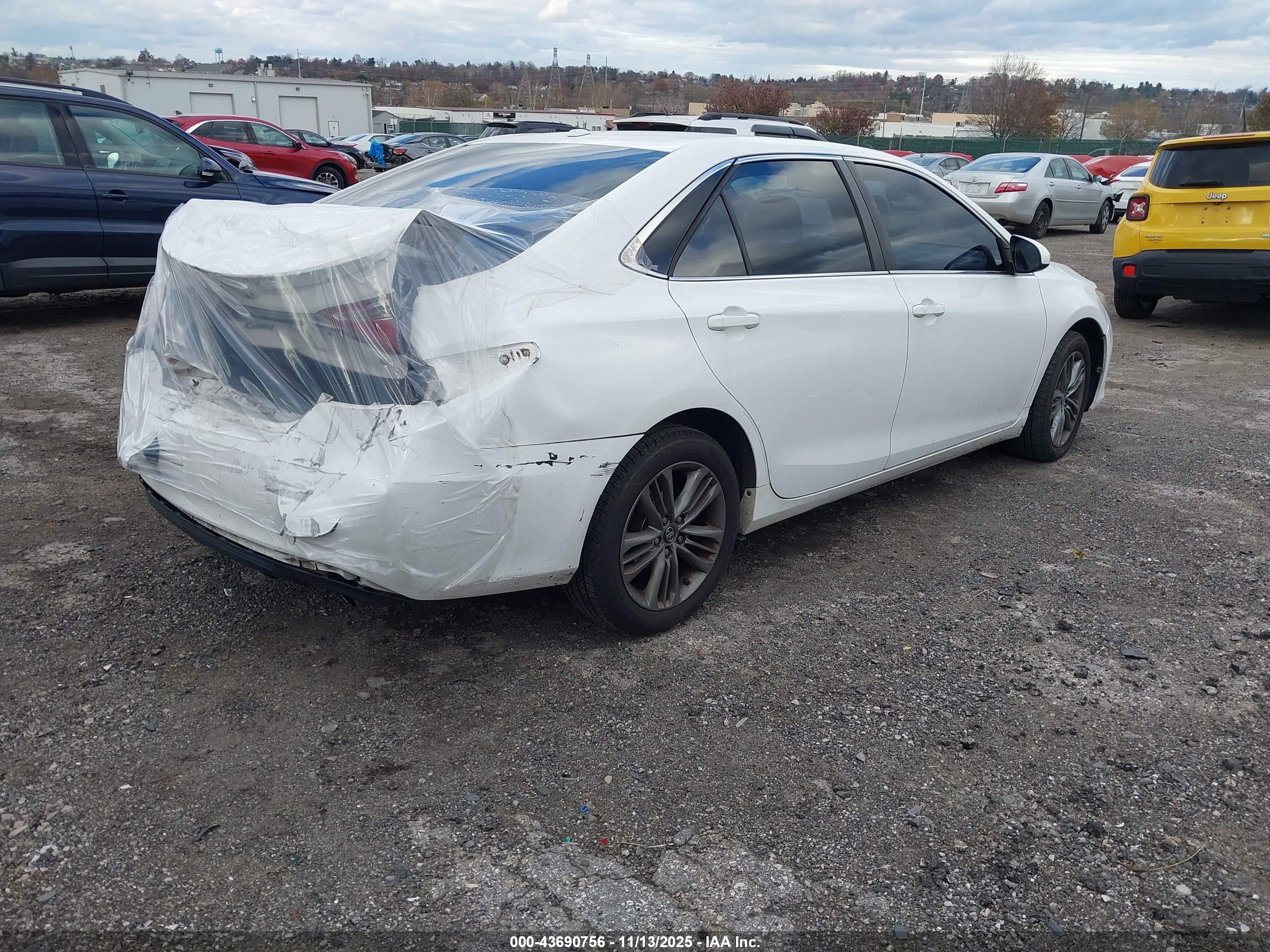 TOYOTA CAMRY image 4