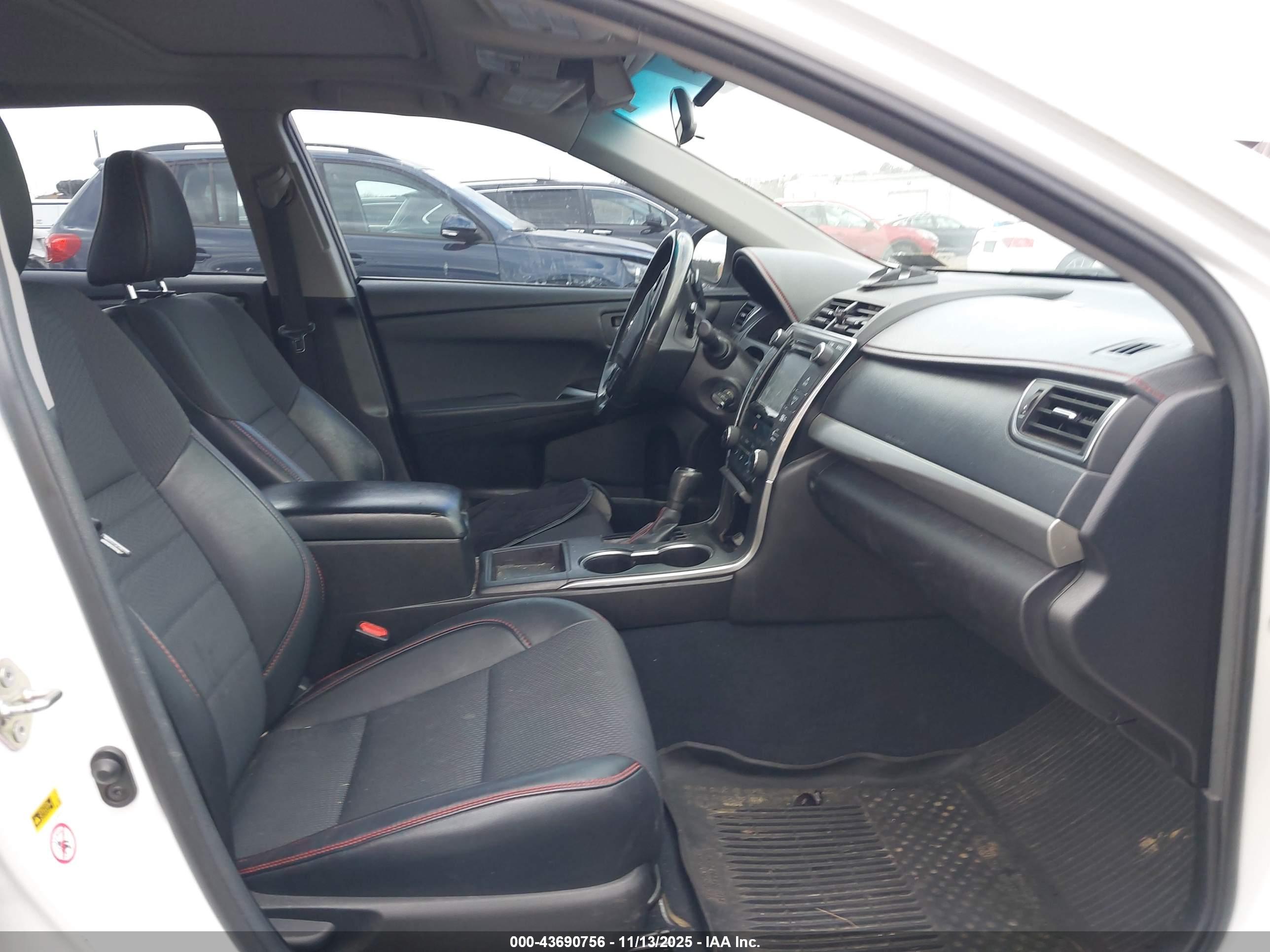 TOYOTA CAMRY image 5