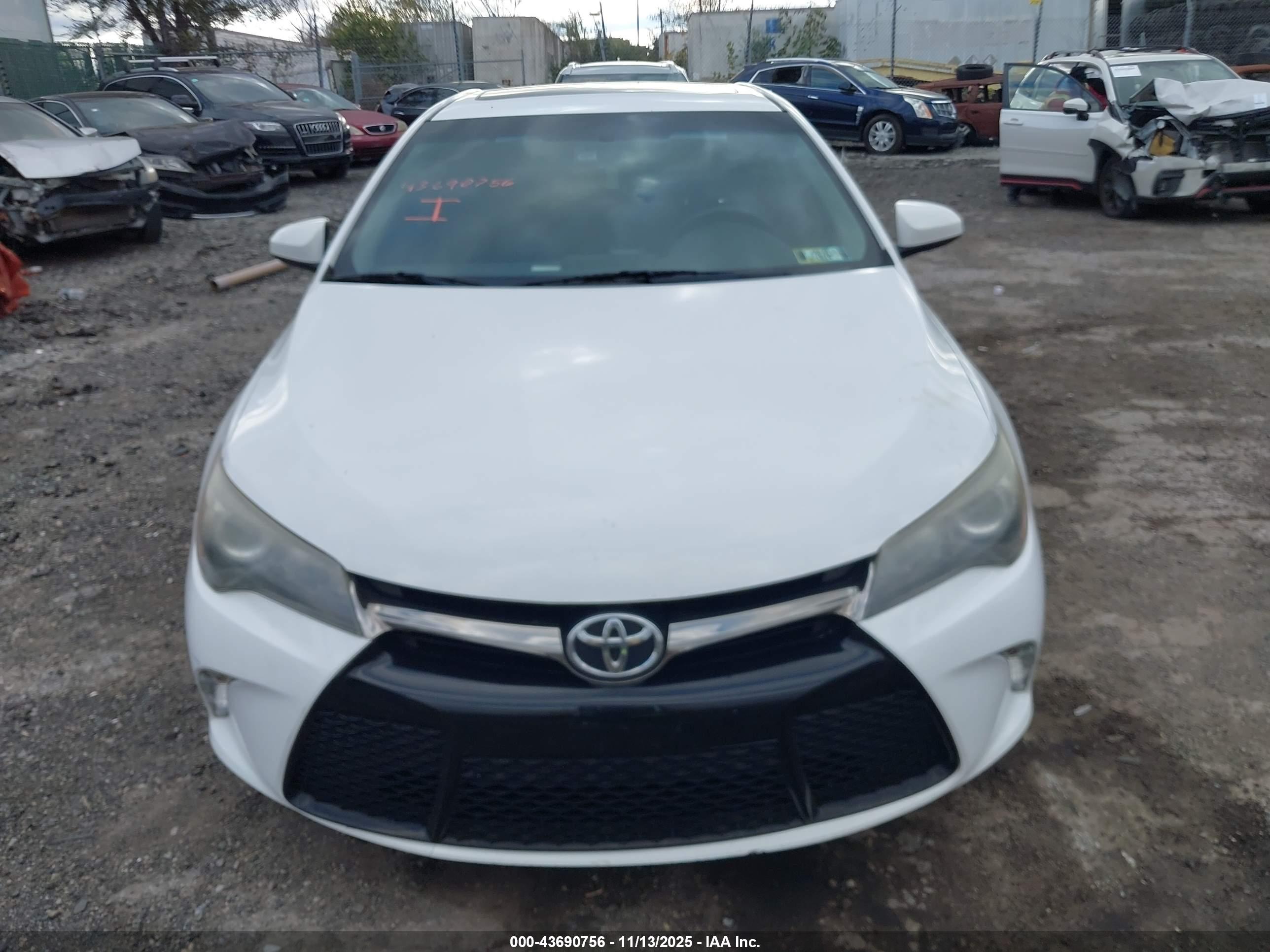 TOYOTA CAMRY image 6