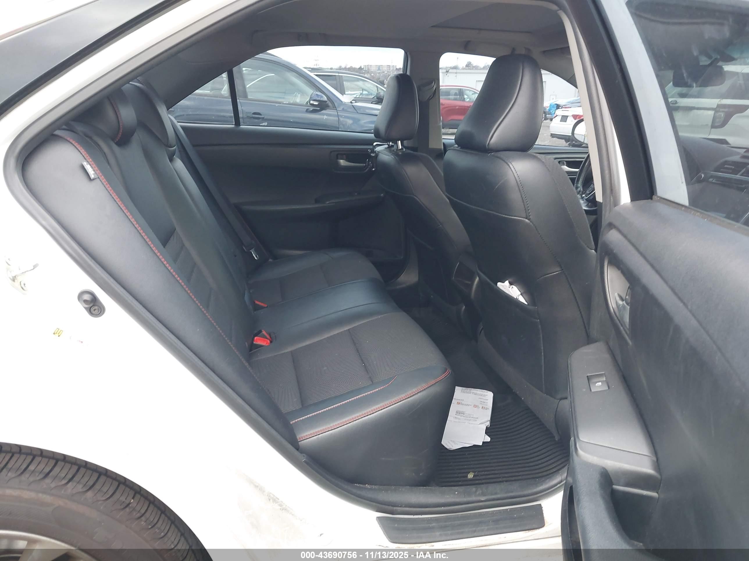 TOYOTA CAMRY image 8