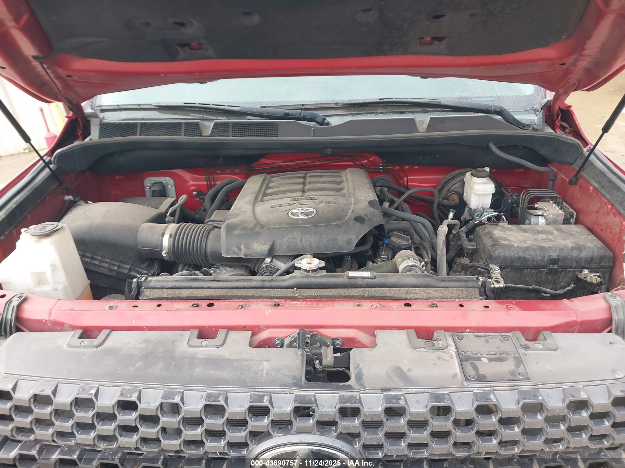 TOYOTA TUNDRA image 10