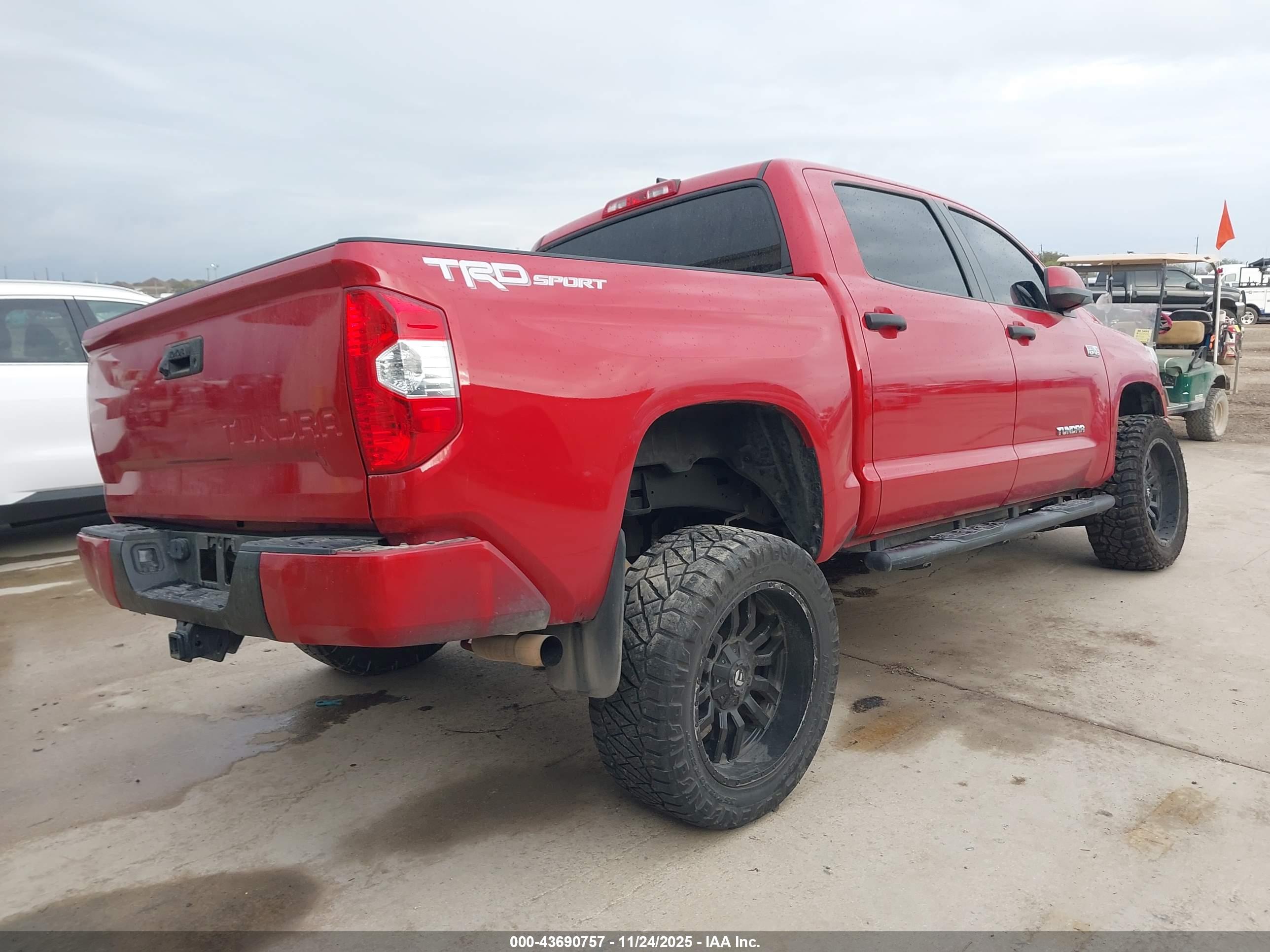 TOYOTA TUNDRA image 4