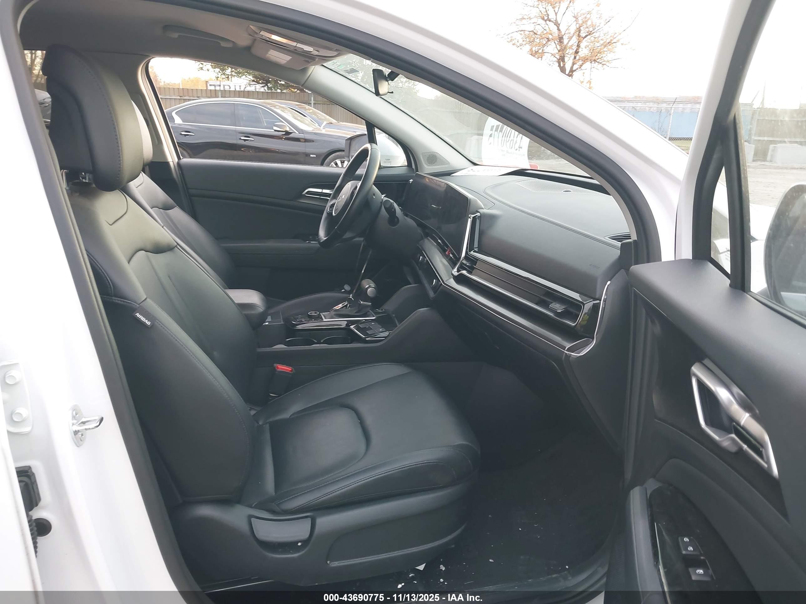 KIA SPORTAGE image 5