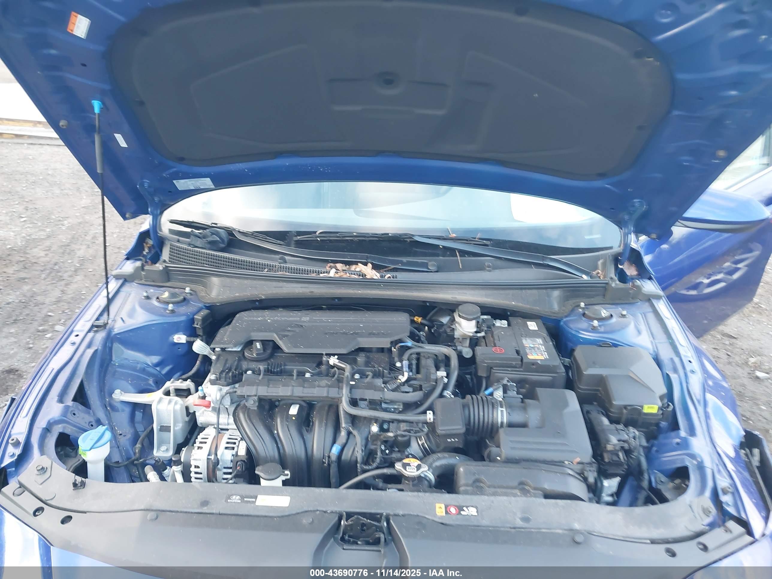 HYUNDAI ELANTRA image 10