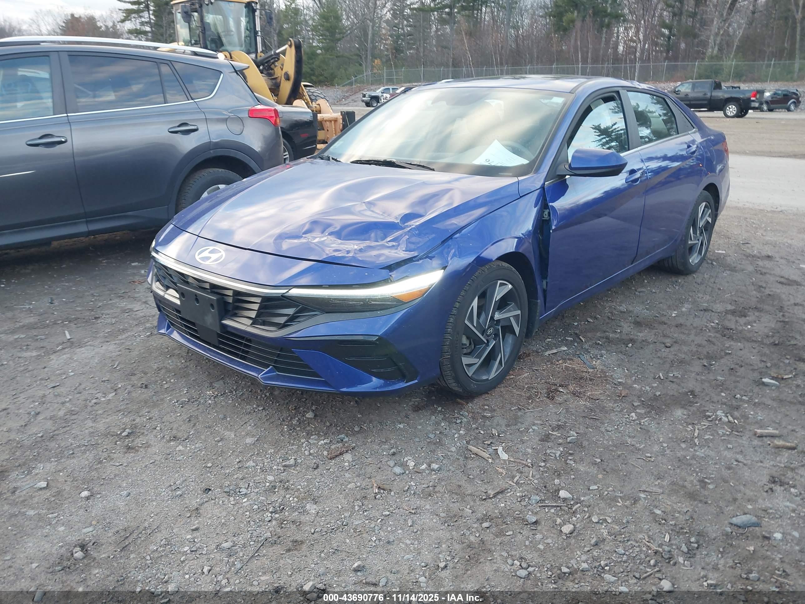 HYUNDAI ELANTRA image 2