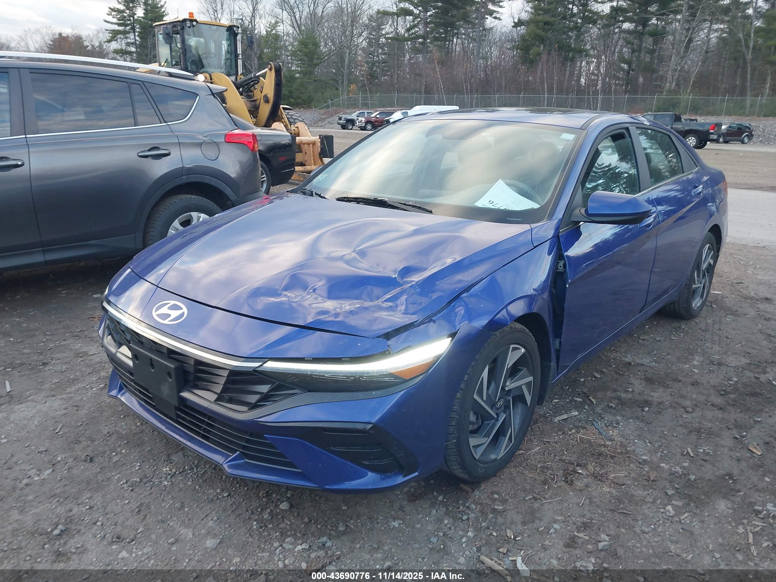 HYUNDAI ELANTRA image 6