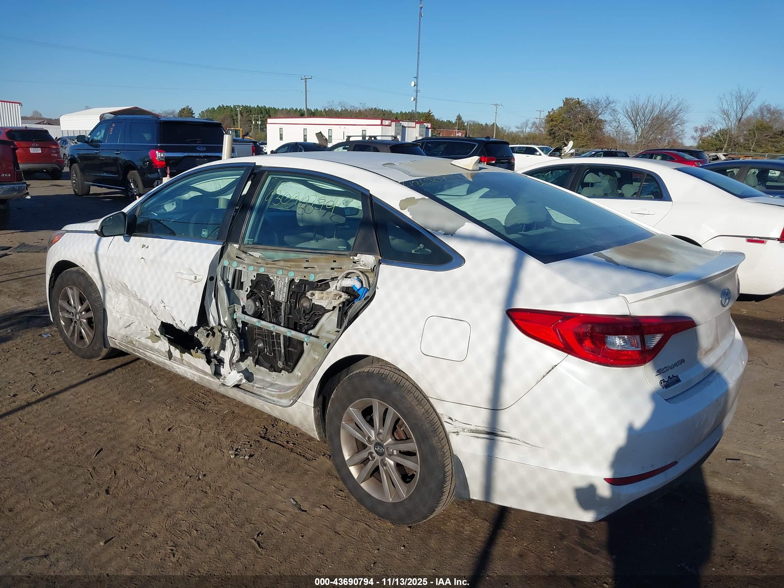 HYUNDAI SONATA image 3
