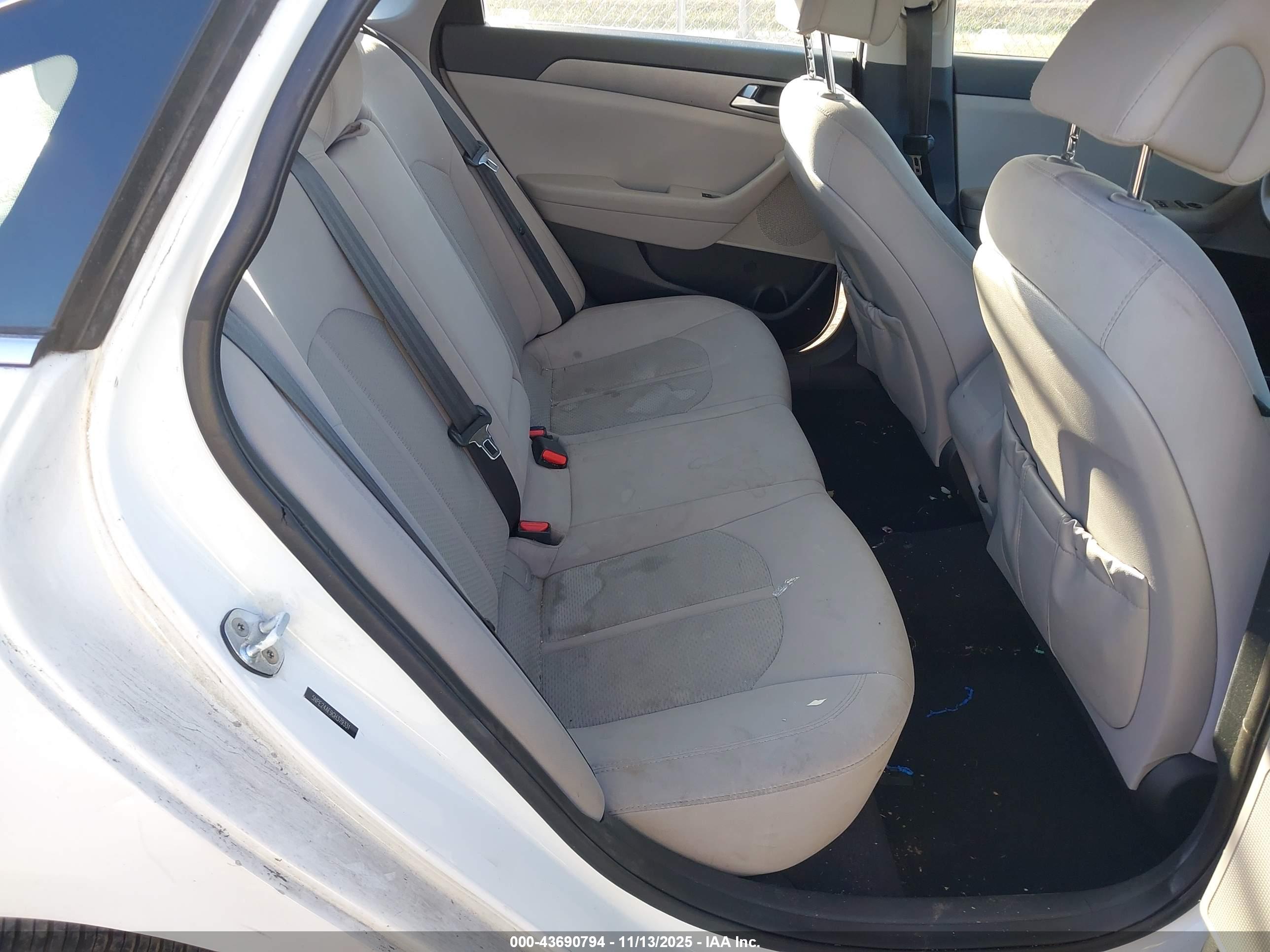 HYUNDAI SONATA image 8