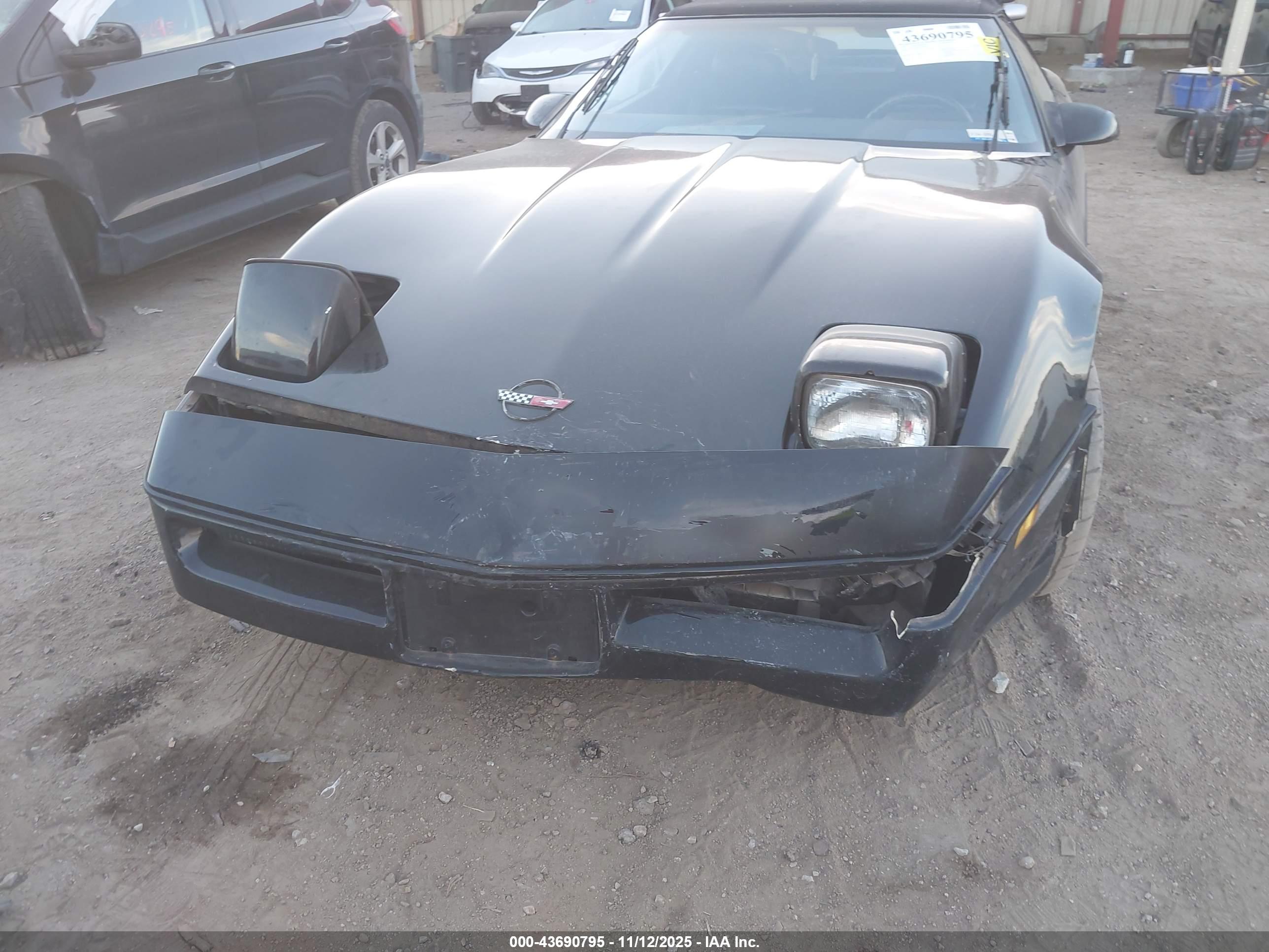 CHEVROLET CORVETTE image 6