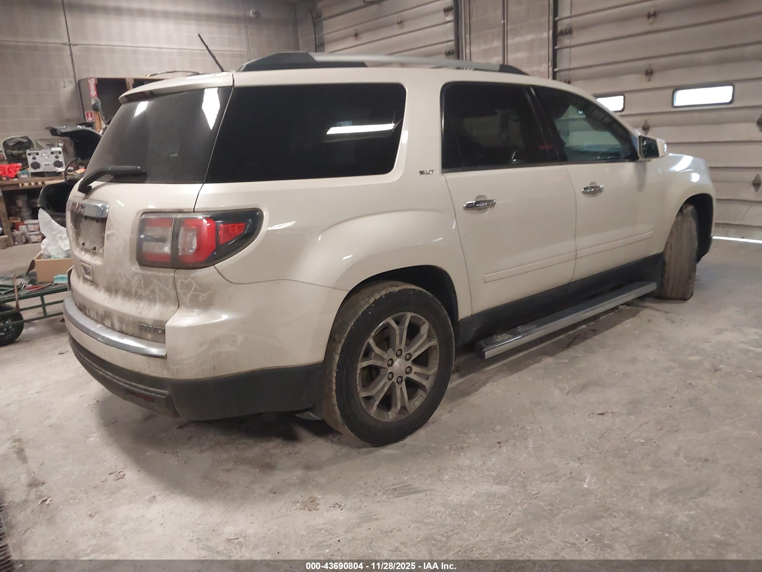 GMC ACADIA image 4