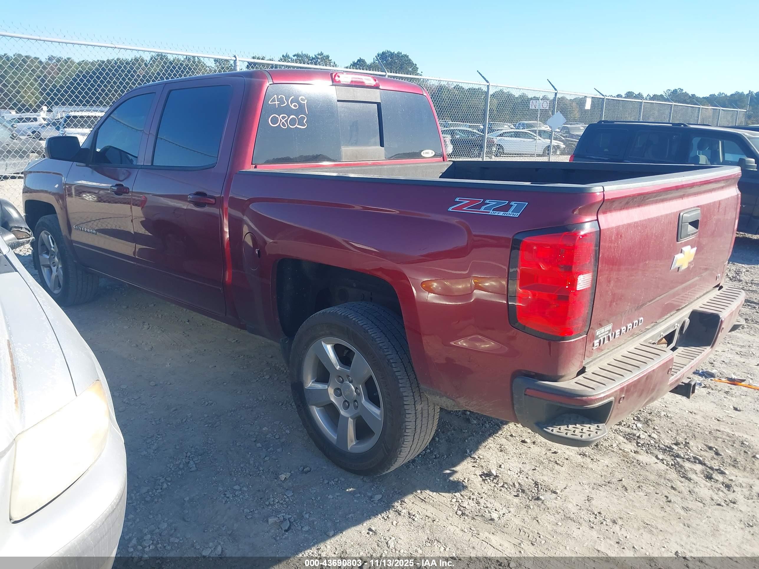 CHEVROLET SILVERADO image 3