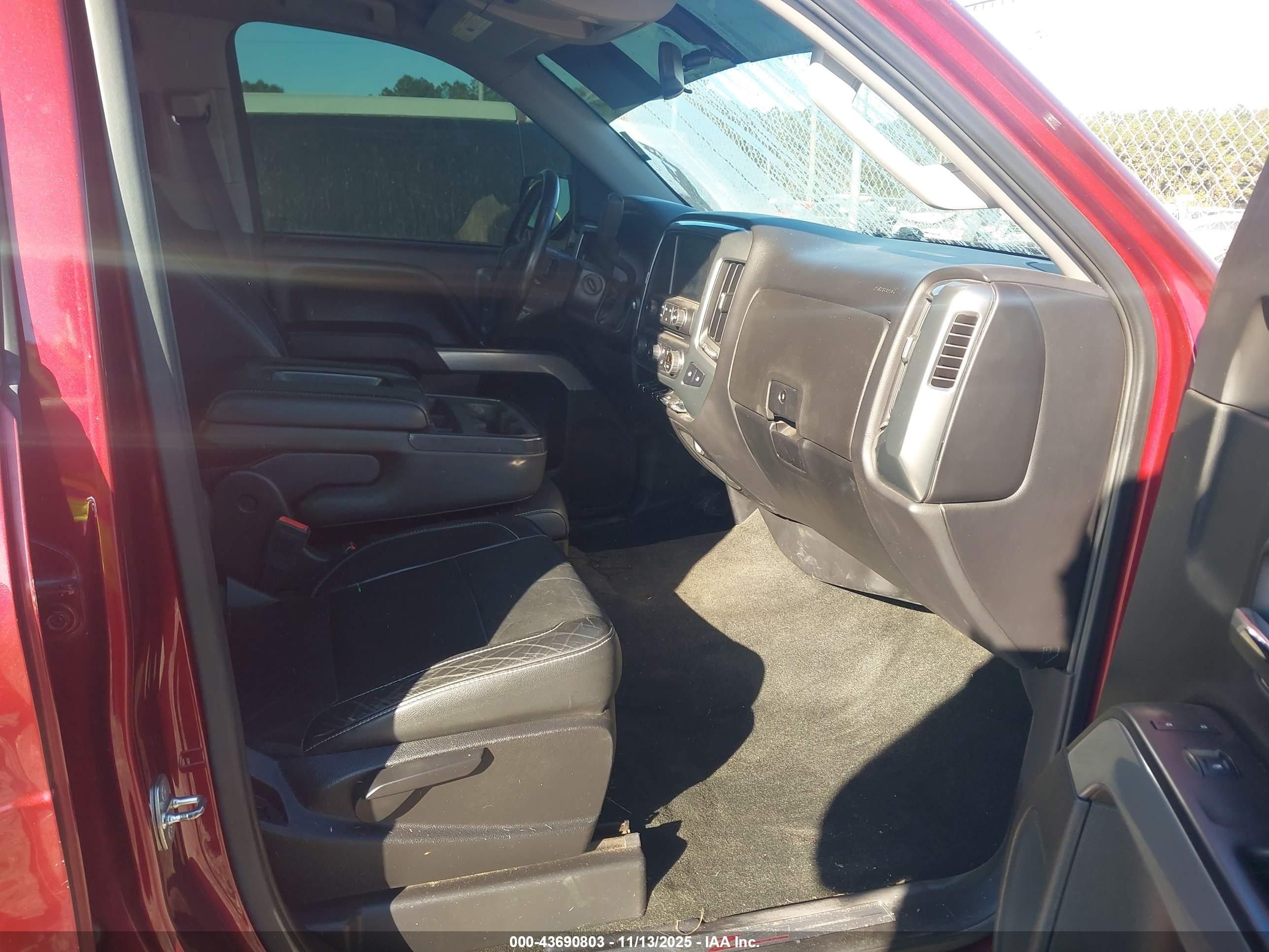 CHEVROLET SILVERADO image 5