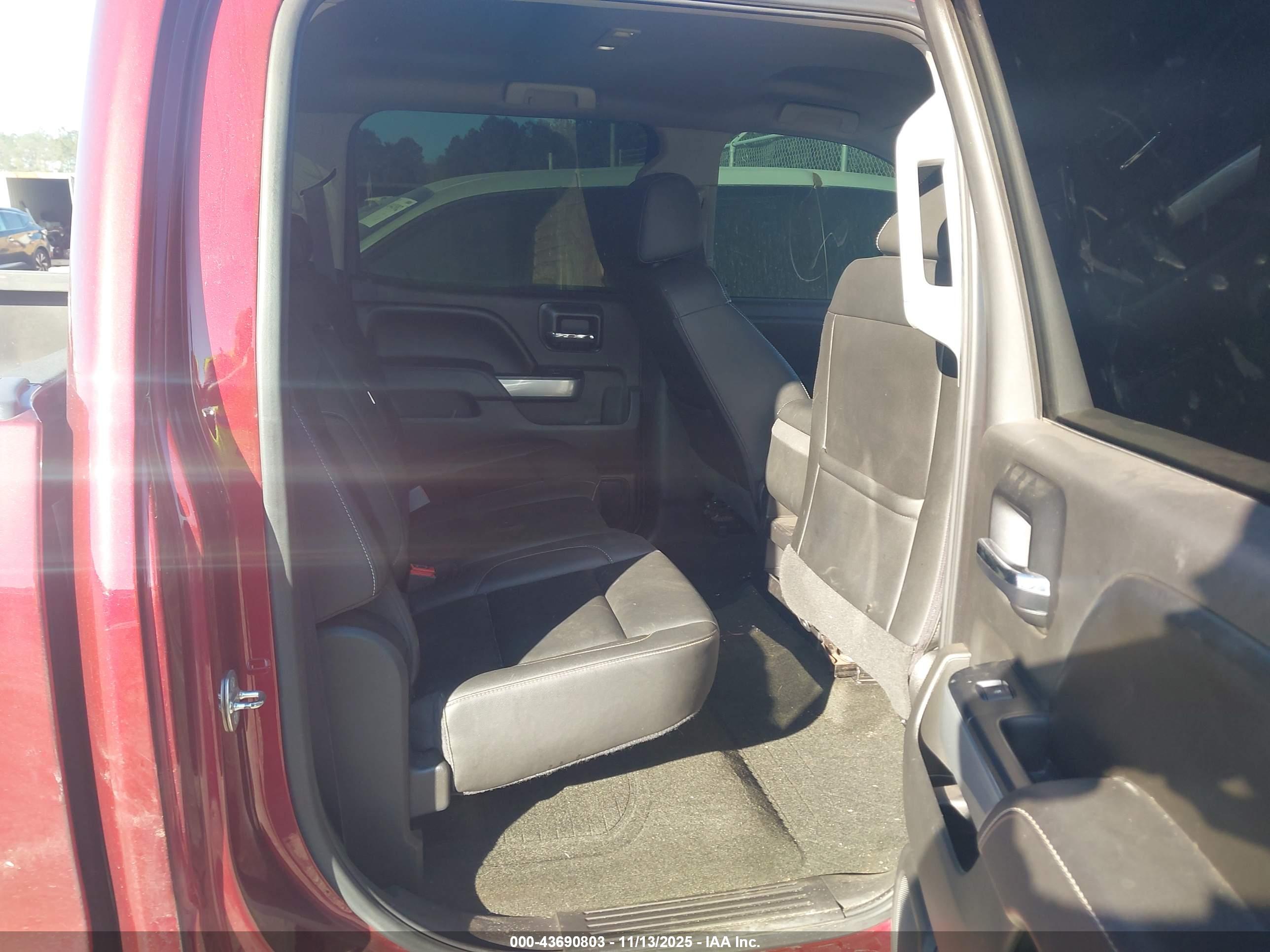 CHEVROLET SILVERADO image 8