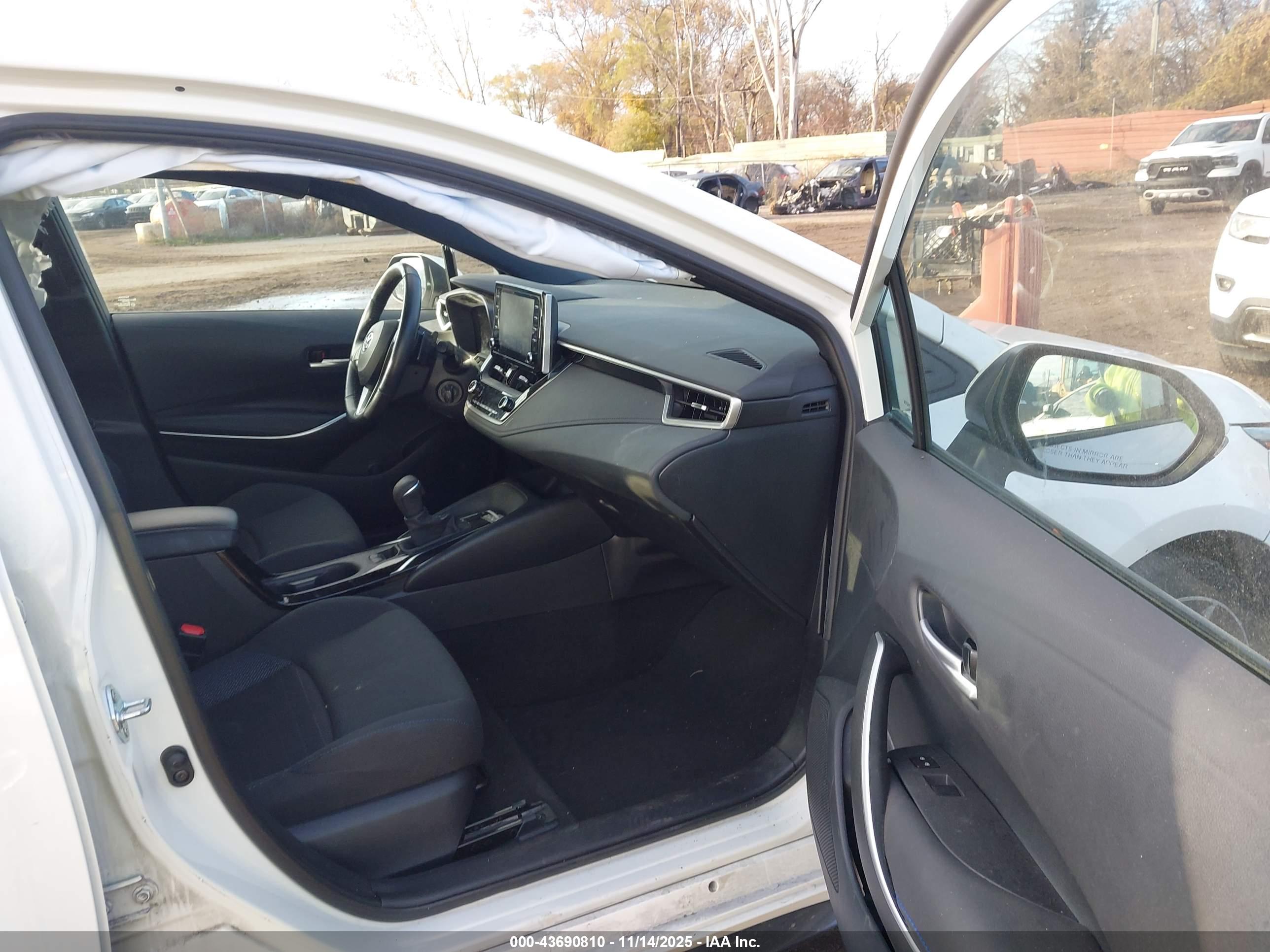 TOYOTA COROLLA image 5