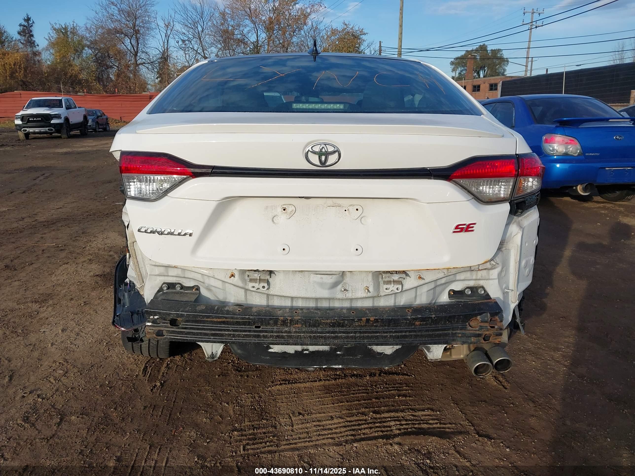 TOYOTA COROLLA image 6