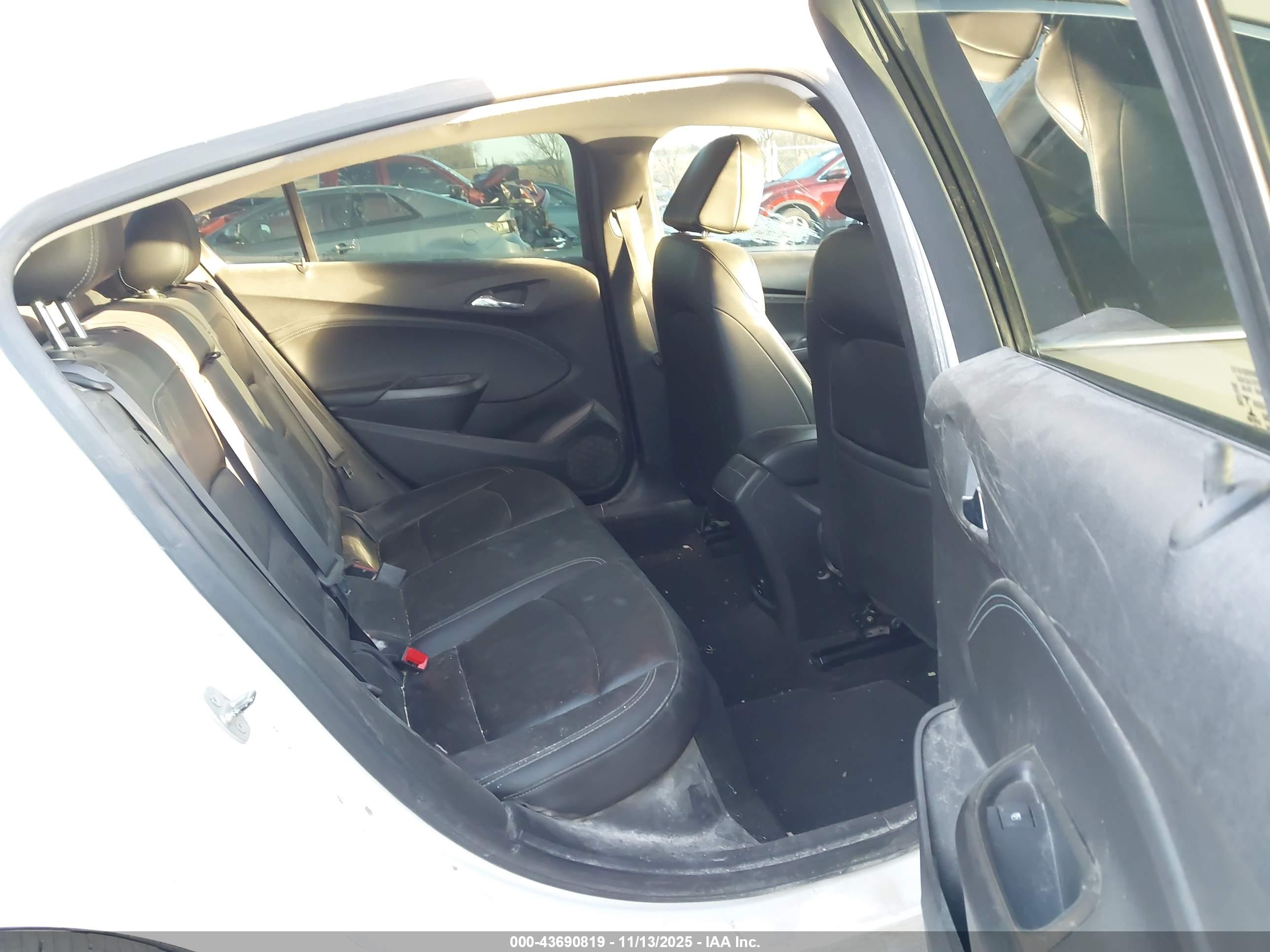 CHEVROLET CRUZE image 8