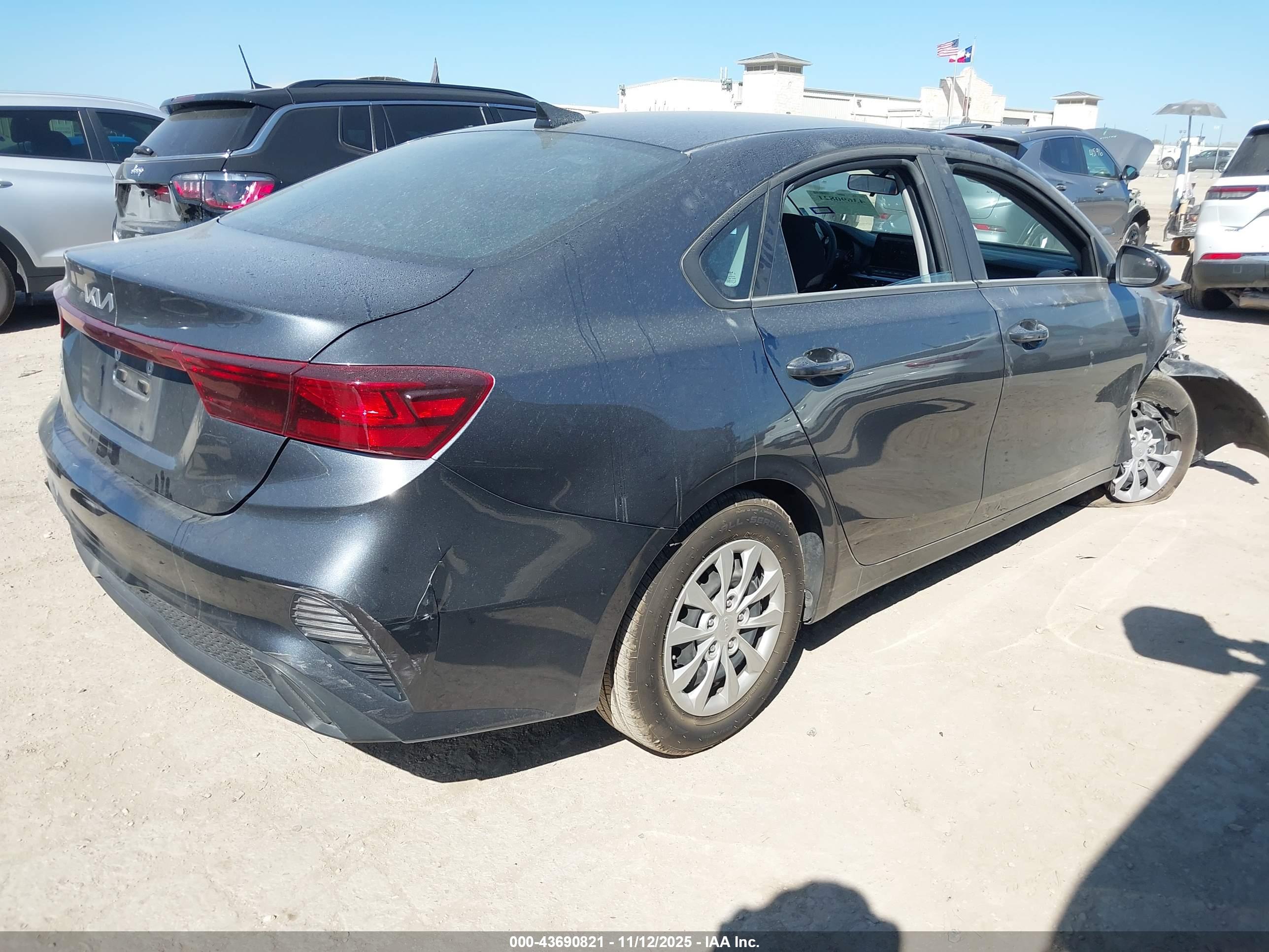 KIA FORTE image 4