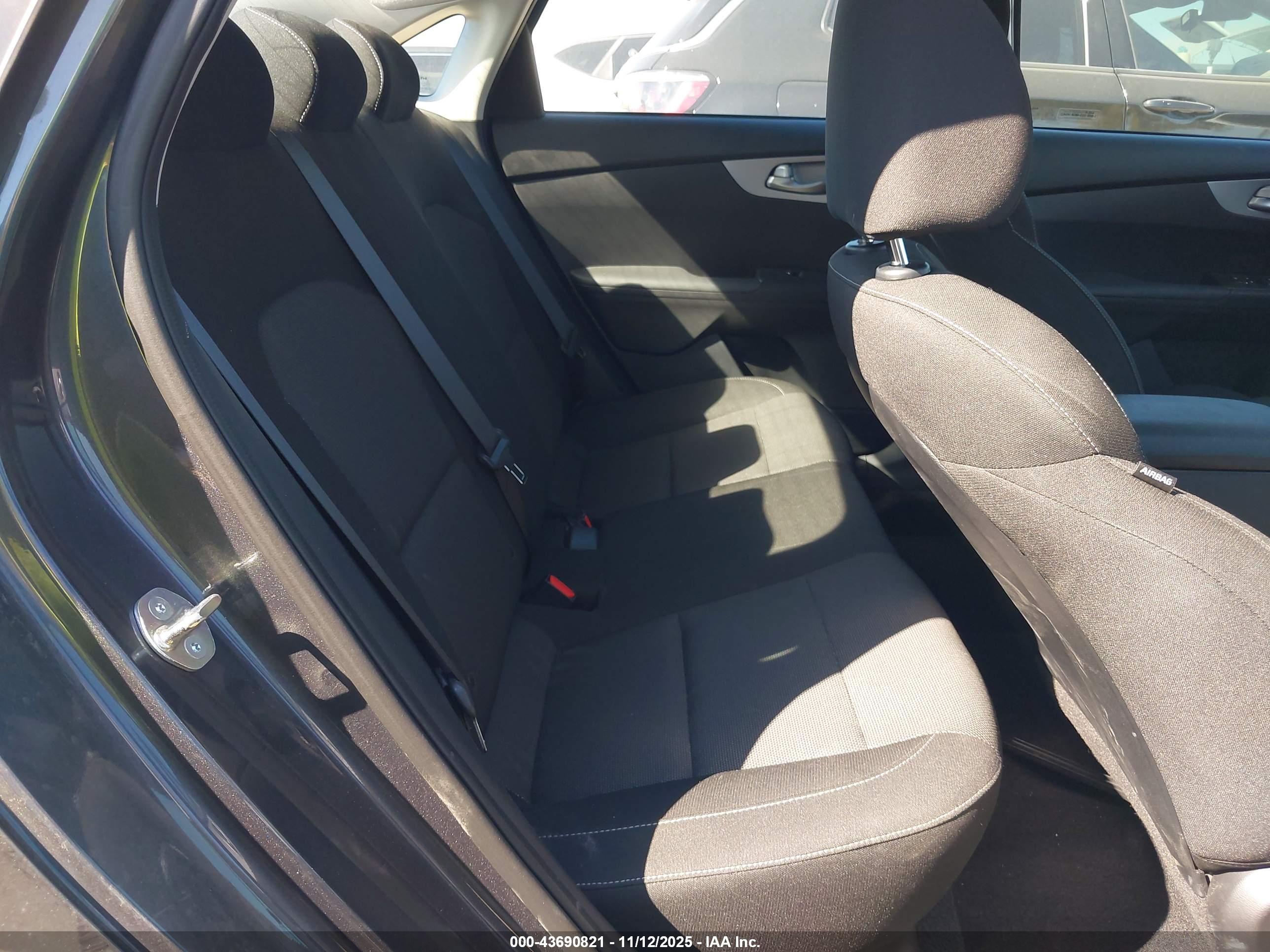 KIA FORTE image 8