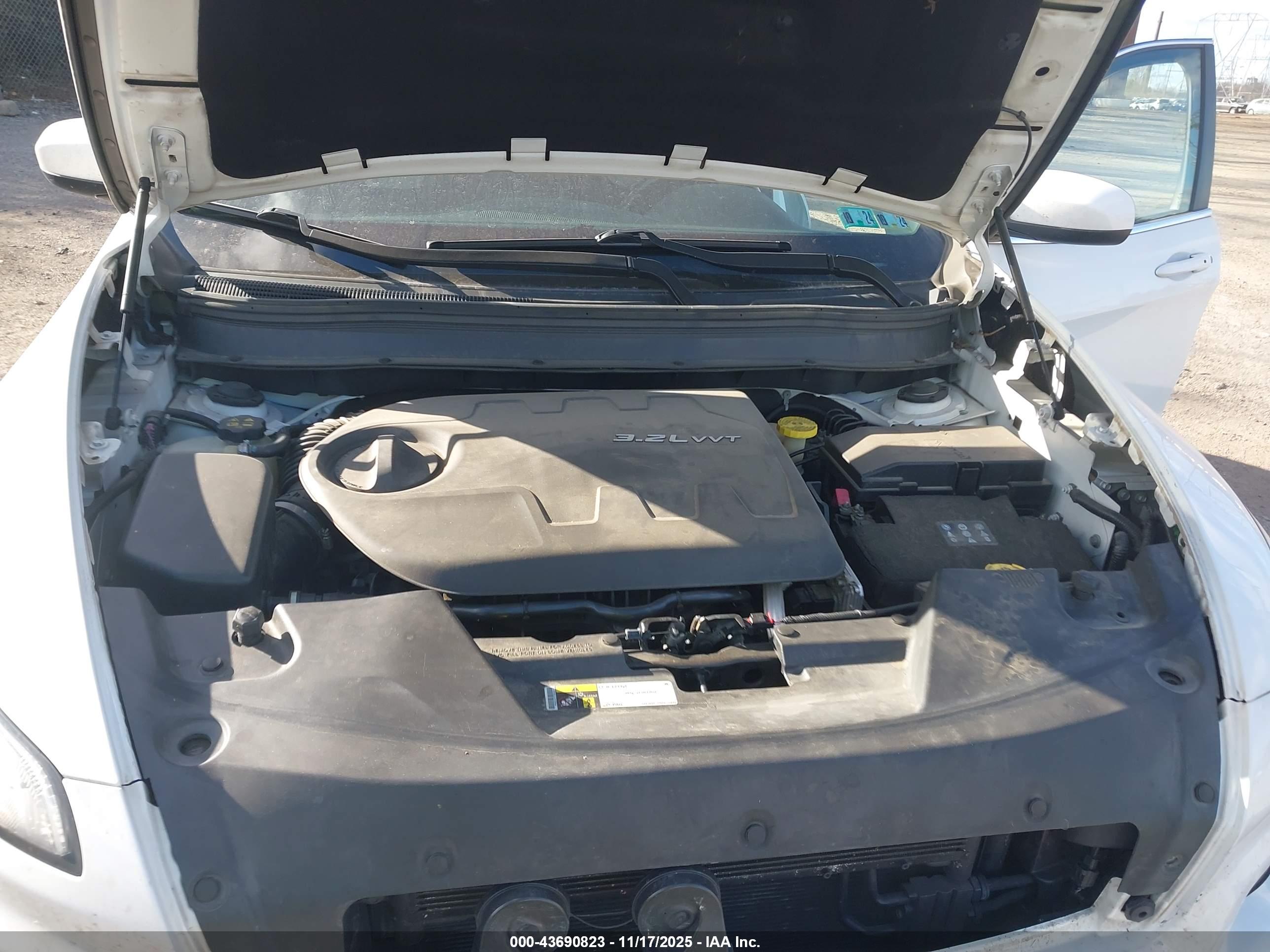 JEEP CHEROKEE image 10