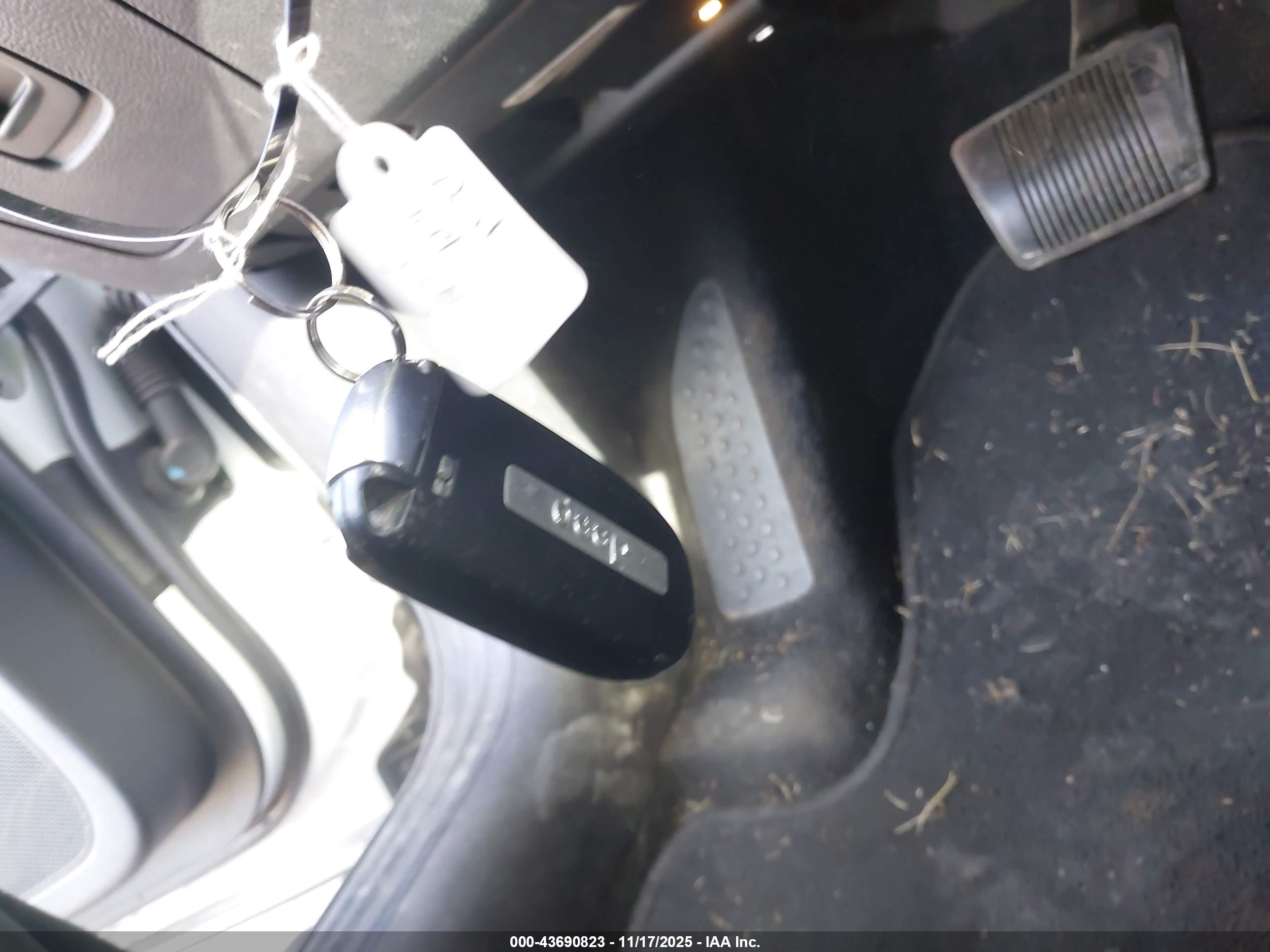 JEEP CHEROKEE image 11