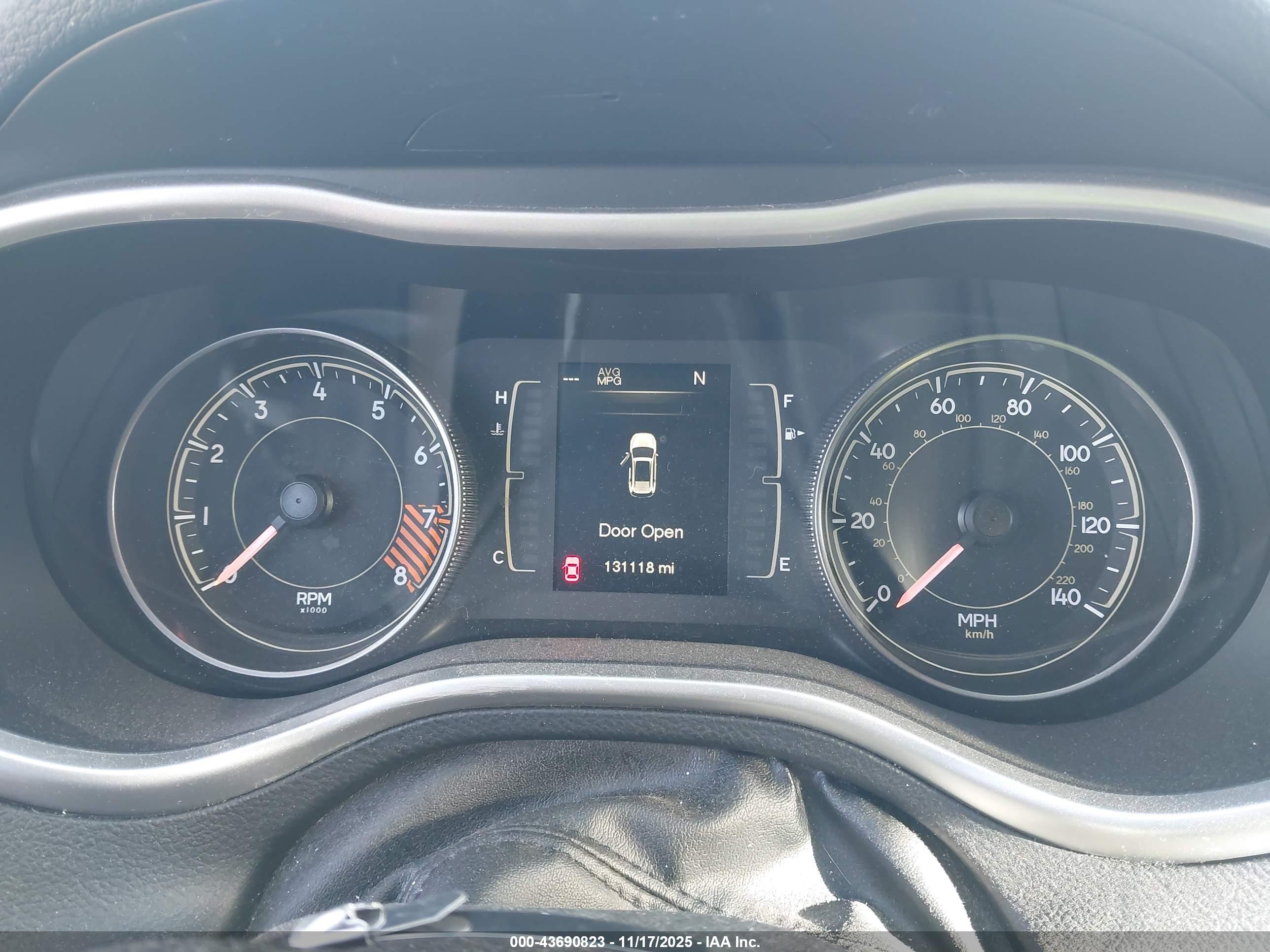 JEEP CHEROKEE image 7