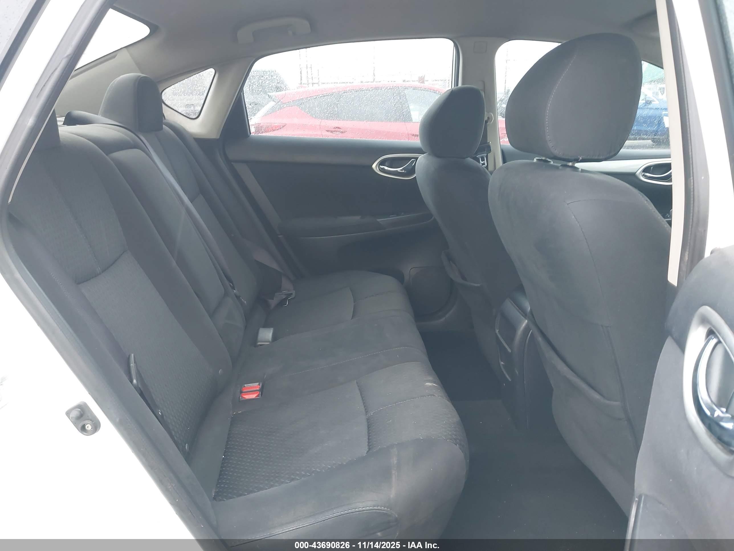NISSAN SENTRA image 8