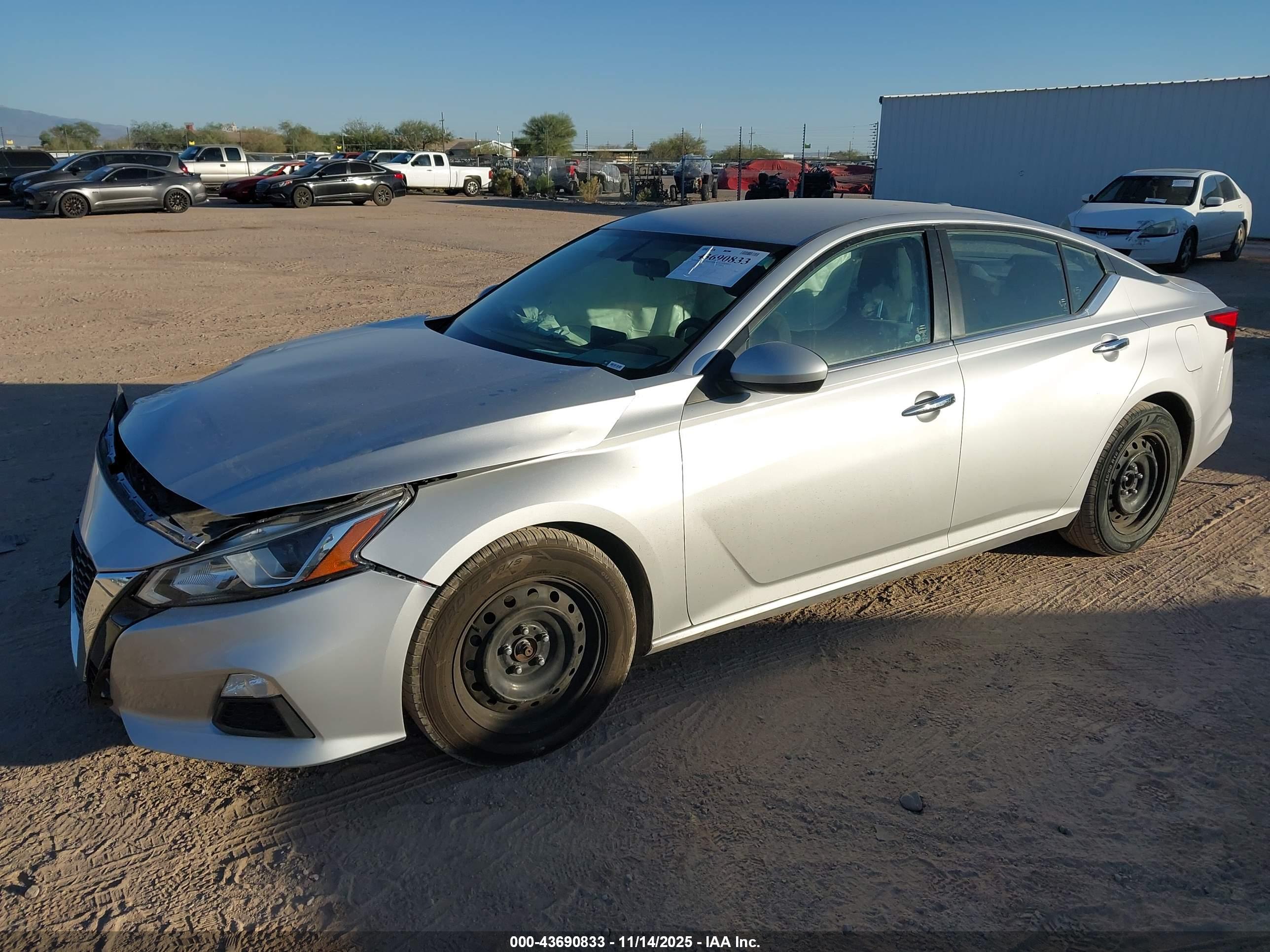 NISSAN ALTIMA image 2