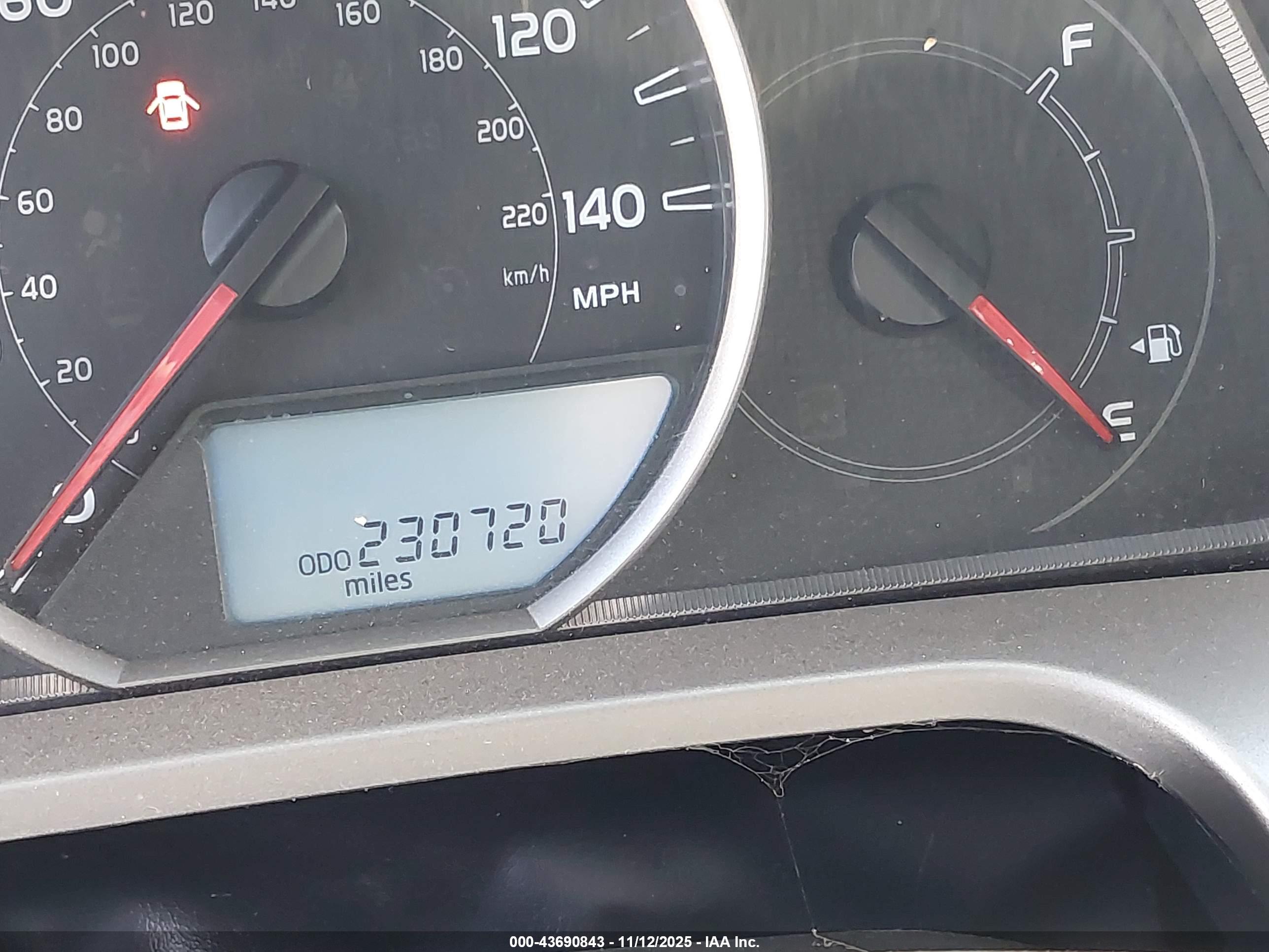TOYOTA RAV4 image 7